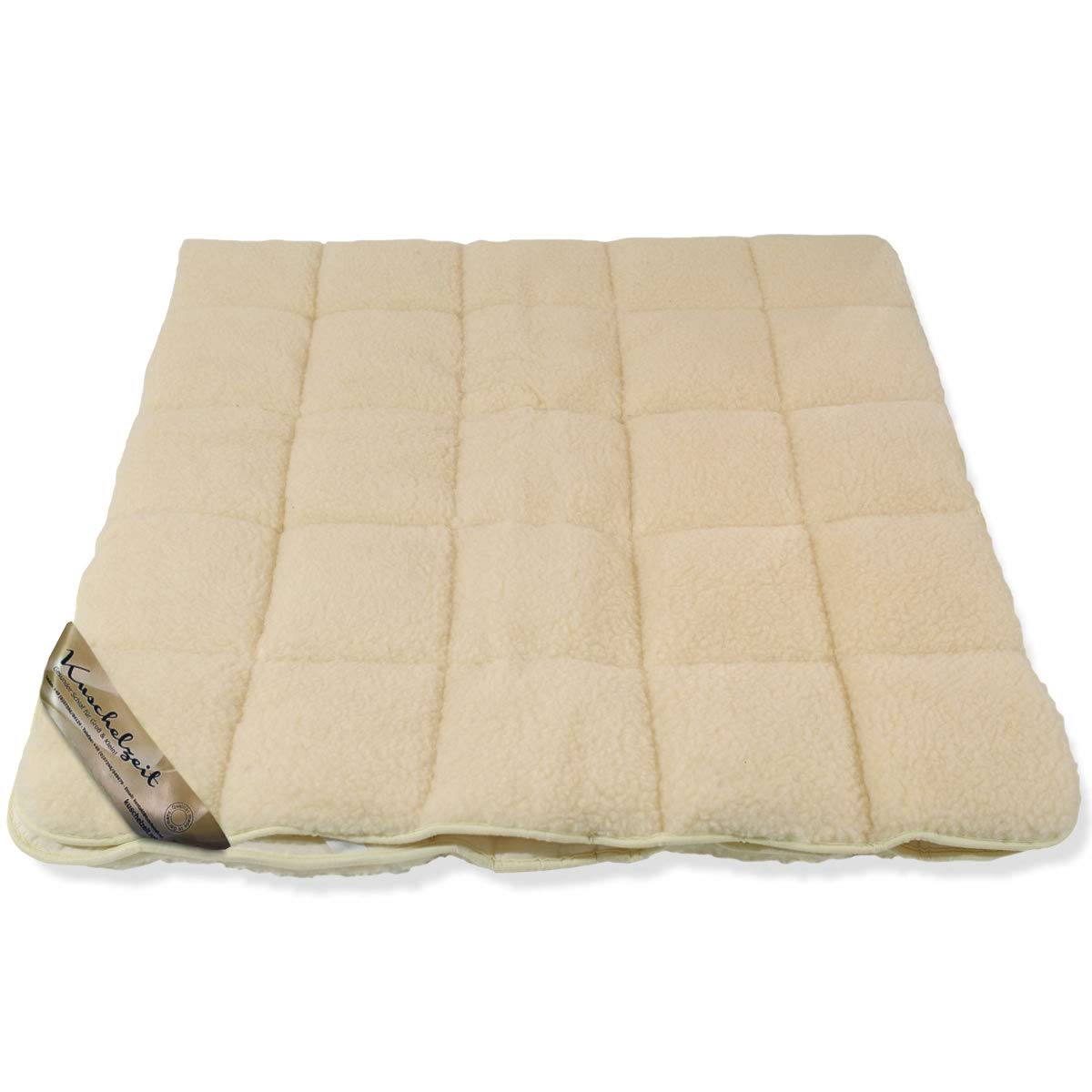 Dickes Merino Schafschurwolle Unterbett in 140x200 cm mit 2200 g Füllung Plus bauschiger Lammflor Oberseite mit 400 g/m² und Baumwoll - Unterseite mit 4 Eckgummis – Made in Germany