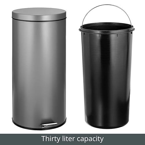 Miniatura 5 de mDesign Cubo de basura alto de 30 litros7 galones con tapa de metal, delgado y compacto con cubo extraíble para baño, cocina, sala de manualidades,