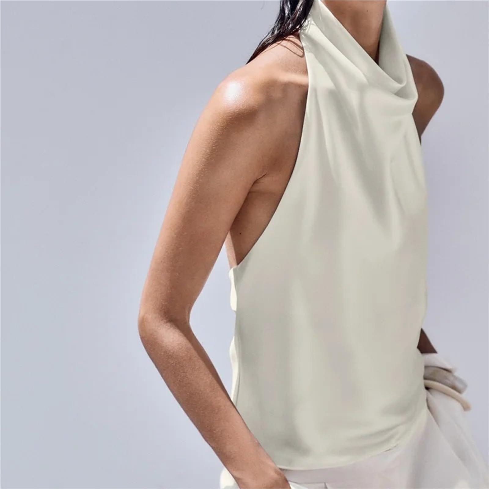 Top Corto con Cuello Halter y Espalda Descubierta Slip de satén