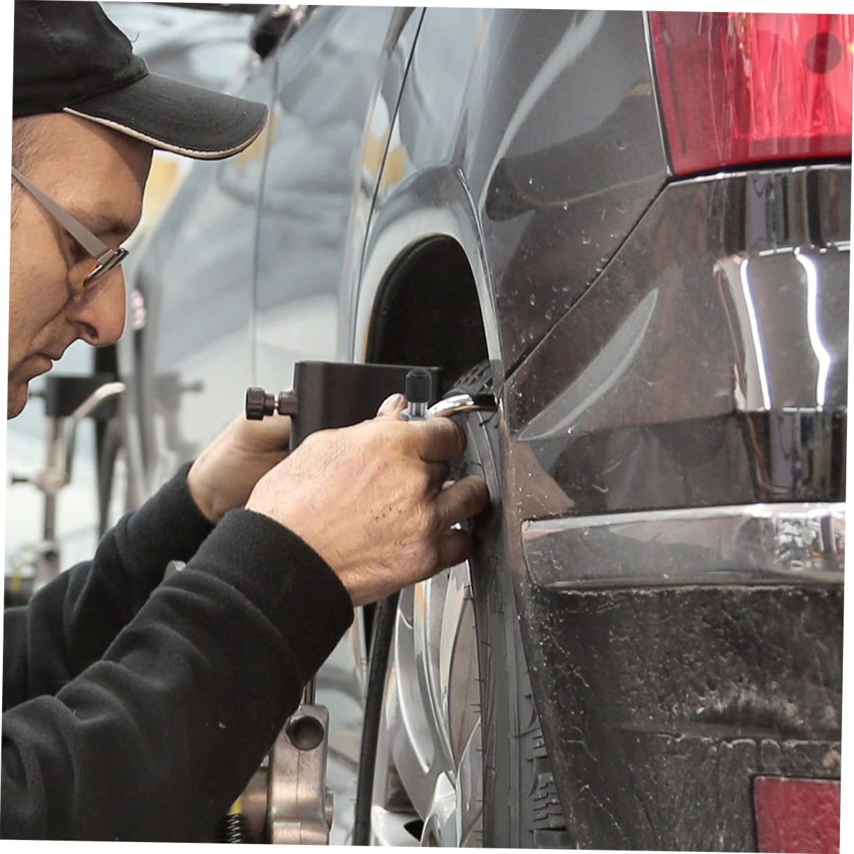 Valve Stem Tool for Truck Tractor Tire Replacement High-Pressure Stems Leak-Resistant Auto Valve Cap