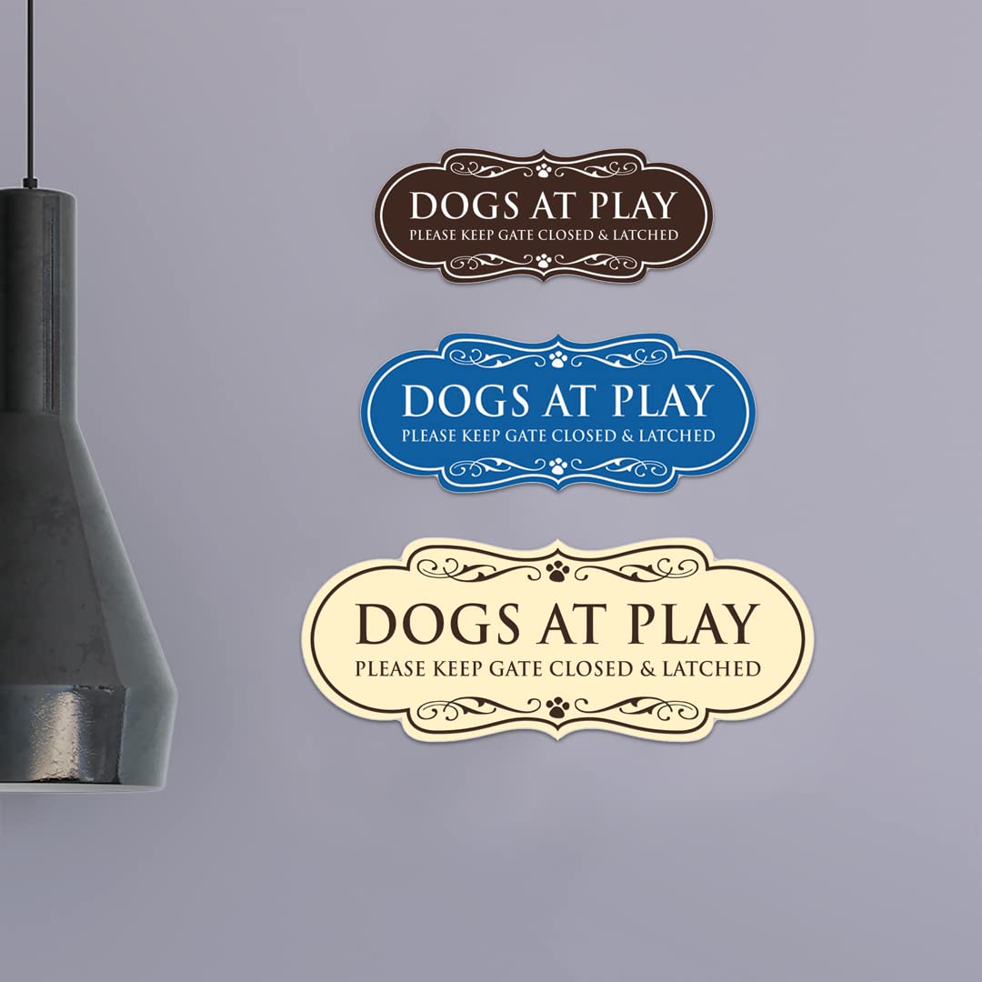 Designer Paws, Dogs at Play Please Keep Gate Closed & LATCHED (Negro) - Talla M