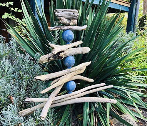 NEU: Gartenstele aus Treibholz mit handgefertigten Tonkugeln