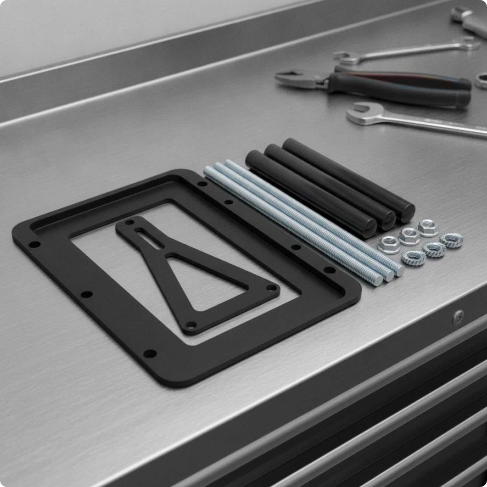 Batteriehalterung mit Gewindestangen verstellbar Batteriefach aus Aluminiumlegierung einstellbar Autobatteriehalter für Bootsbesitzer, Boot, Wohnwagen , Schwarz