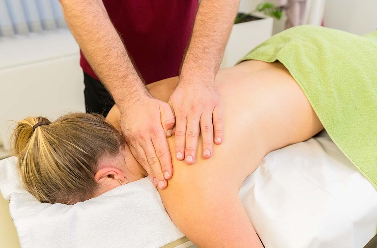 JOCHEN SCHWEIZER Geschenkgutschein: Wellnesstag mit Massage Bad Griesbach im Rottal