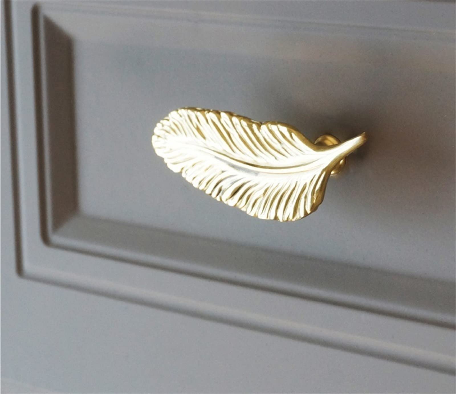 Tiradores de muebles de calidad premium en color dorado para puertas y cajones