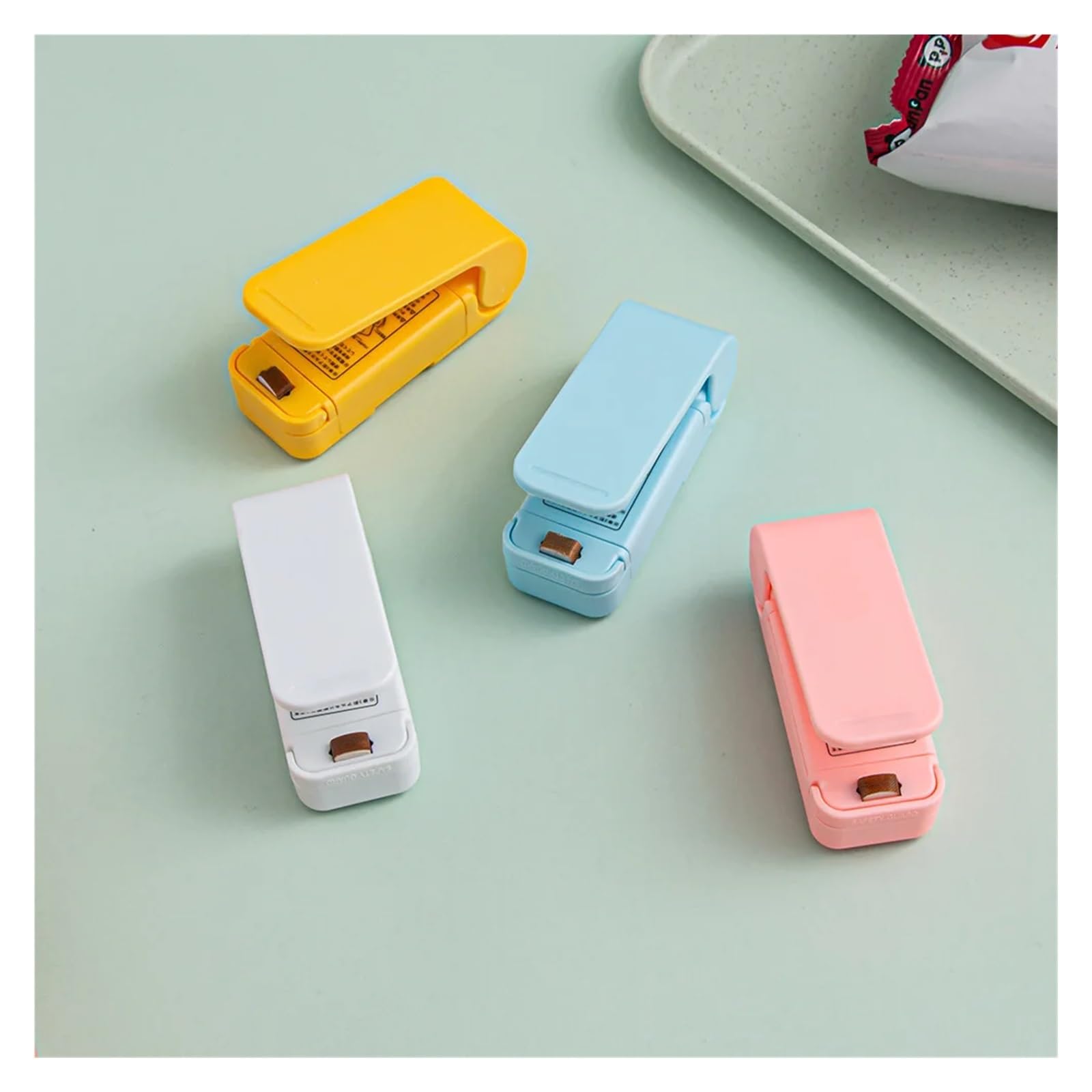 Adatto per mini sigillatrice a caldo ricaricabile tramite USB, sacchetto di immagazzinaggio in ABS per sigillatura alimentare, sigillatore a clip portatile per alimenti (bianco)