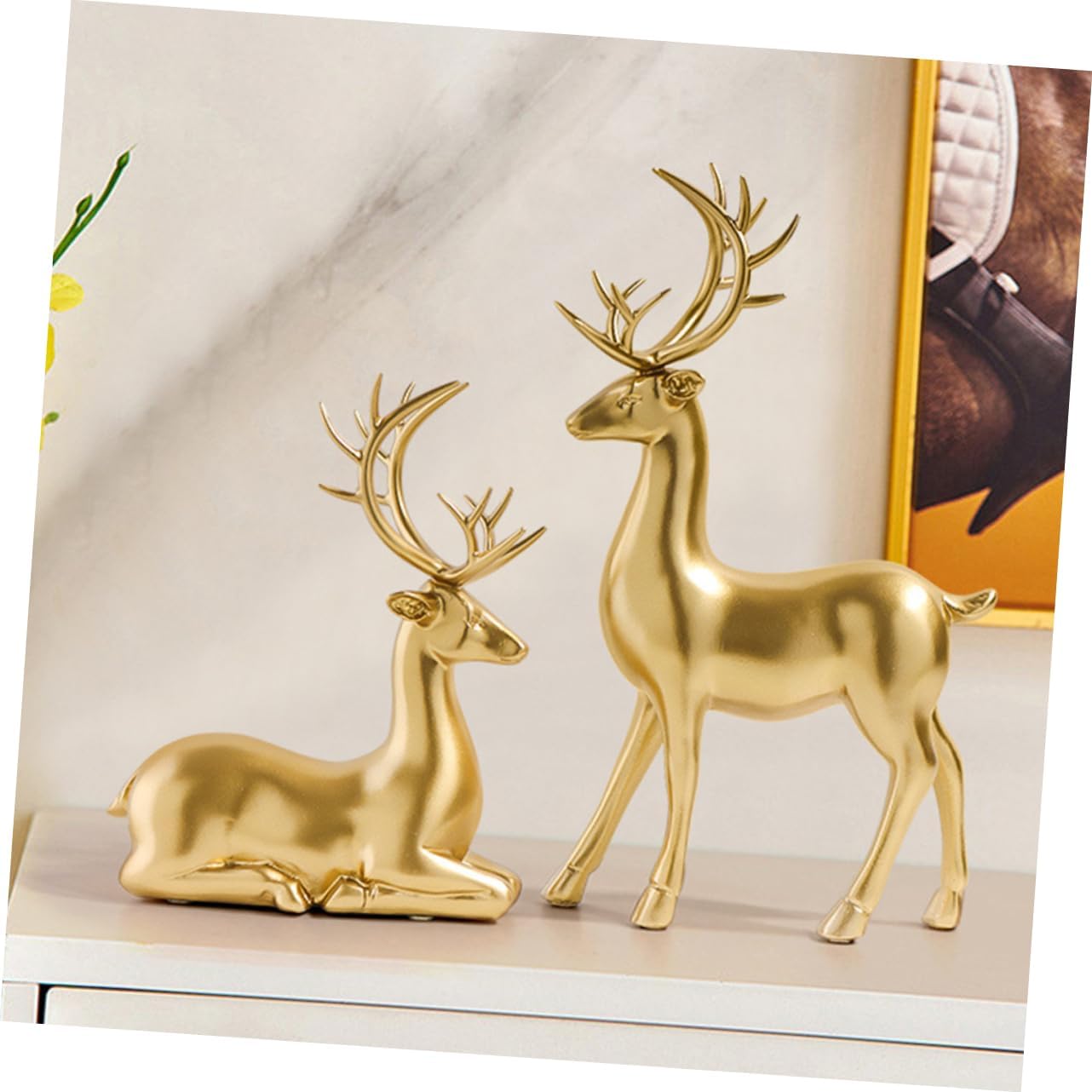2pcs Christmas Elk Ornaments Lovely Resin Elk Sculpture for Home Decor Adorable Table Decoration for Xmas and Versatile Figurines