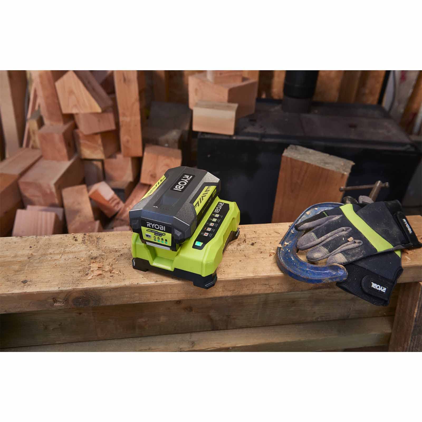 RYOBI 36 V MAX Power Schnellladegerät RY36C60A, 6,0 A Ladestrom