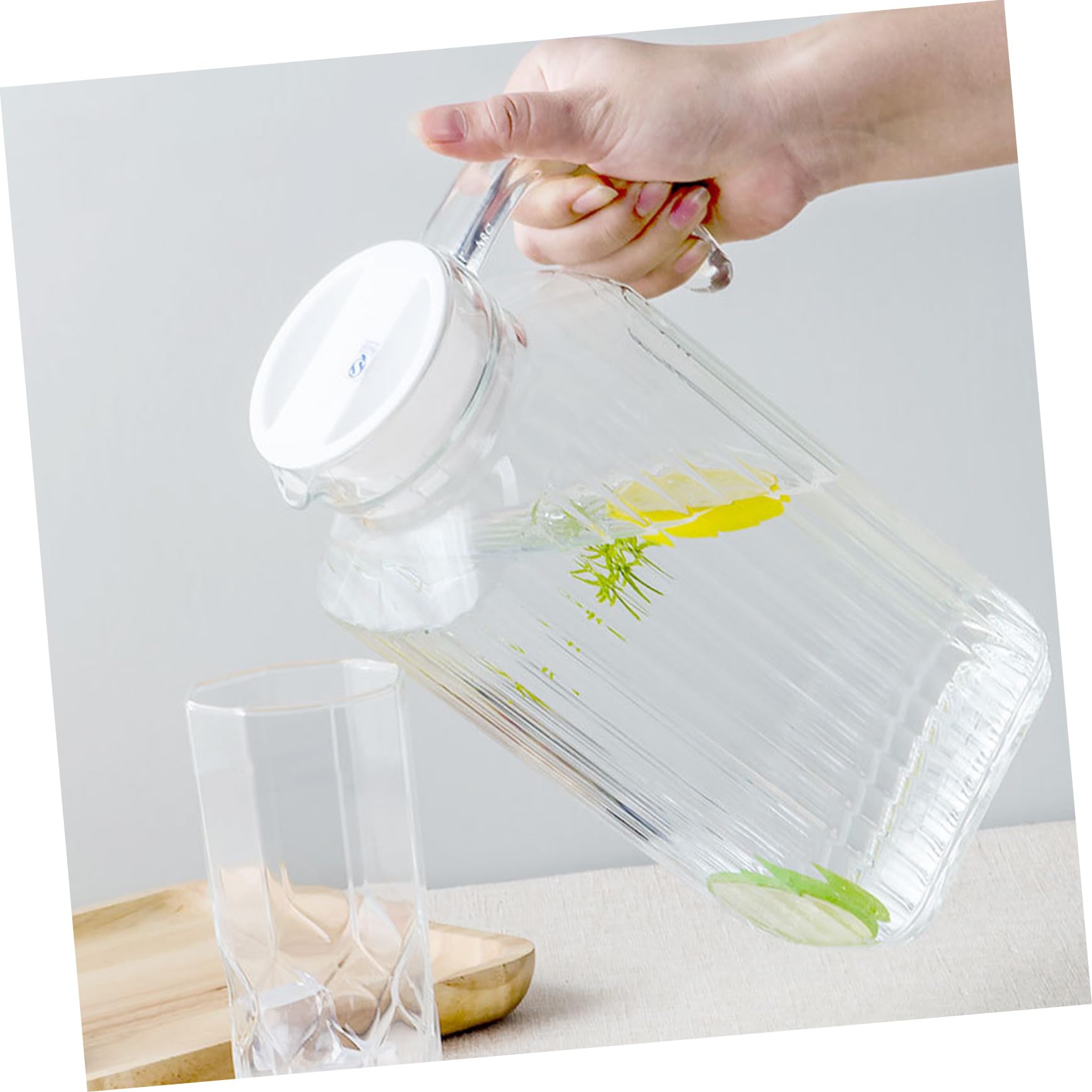 Zerodeko Glaskrug 1,7l mit Auslaufschutz Große Glaswasserflasche für Kaltes Wasser und Saft als Party Wasserspender oder Früchteteebehälter aus Glas