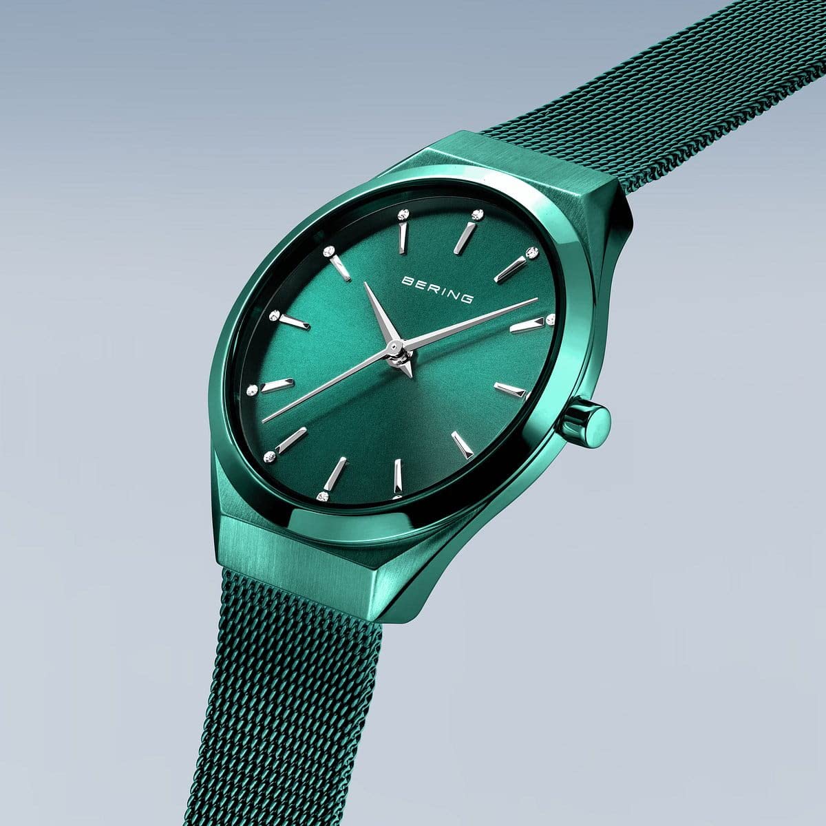 BERING Damen Uhr Quarz Movement - Ultra Slim Collection mit Edelstahl und Saphirglas 18729-888 - 3 ATM