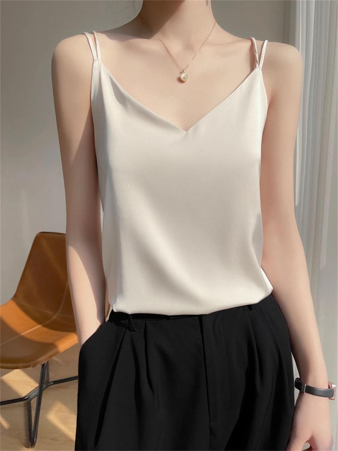 Camiseta sin mangas de satén de seda para mujer, cuello en V, espalda descubierta, tirantes delgados, sin mangas