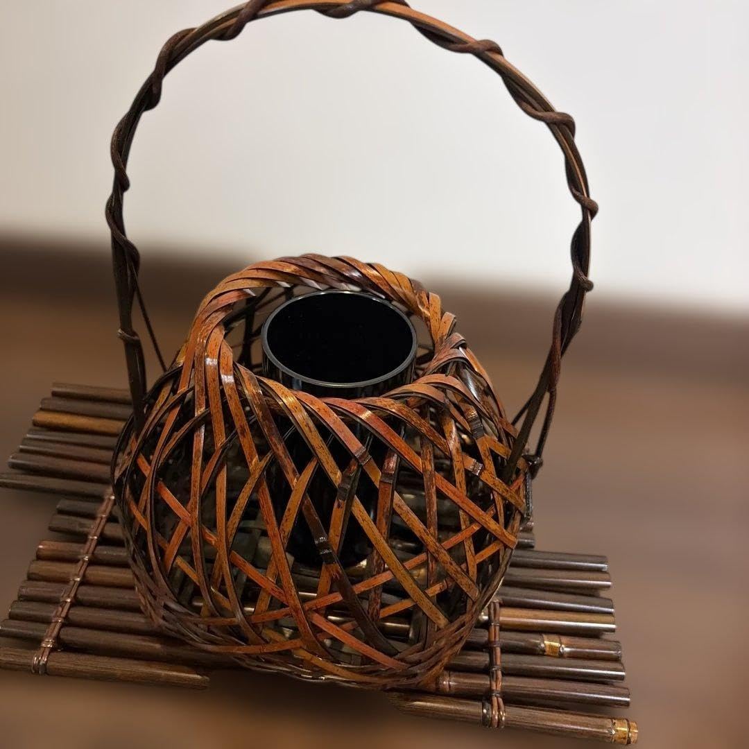 【新品】竹籠 手付籠花入 花籠 茶道具 華道 花器 和モダン　伝統工芸品 Amazon.co.jp: 竹細工 花籠 花入 華道 茶道 和モダン 工芸品 手付き花