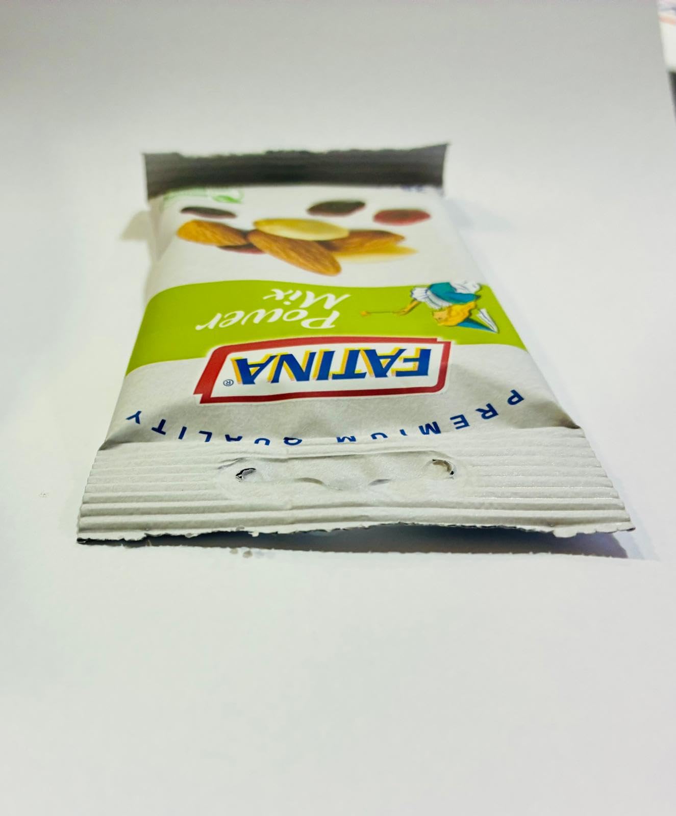 Fatina Fruit Snack - Power Mix - Assortimento di Frutta secca,Frutta disidratata ed Arachidi - 26 Pacchetti Monodose da 25 g