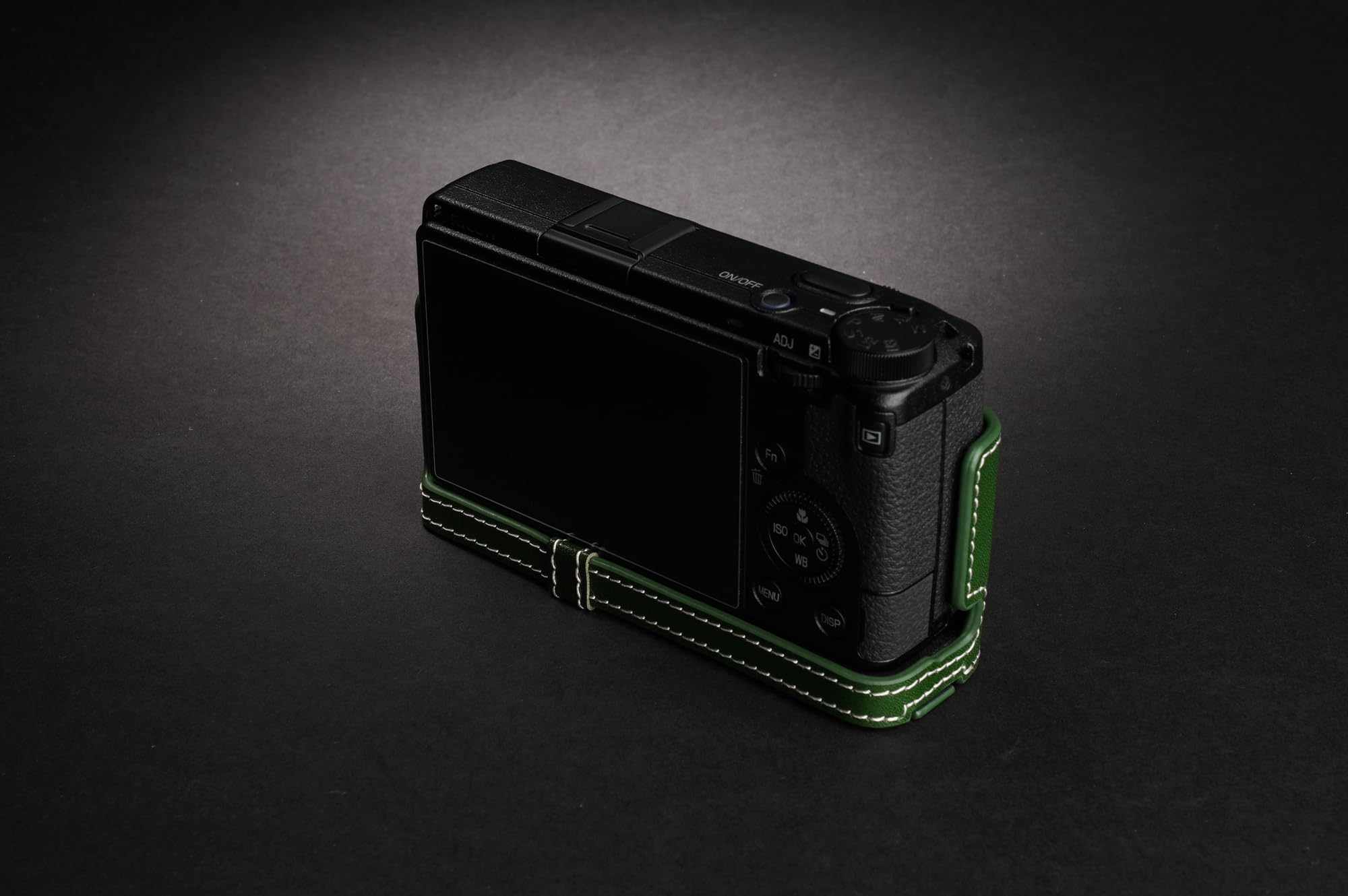 RICOH GR DIGITAL III 本体、付属品ほぼ完品と純正OPケース RICOH GR DIGITAL III 本体、付属品ほぼ完品と純正OPケース