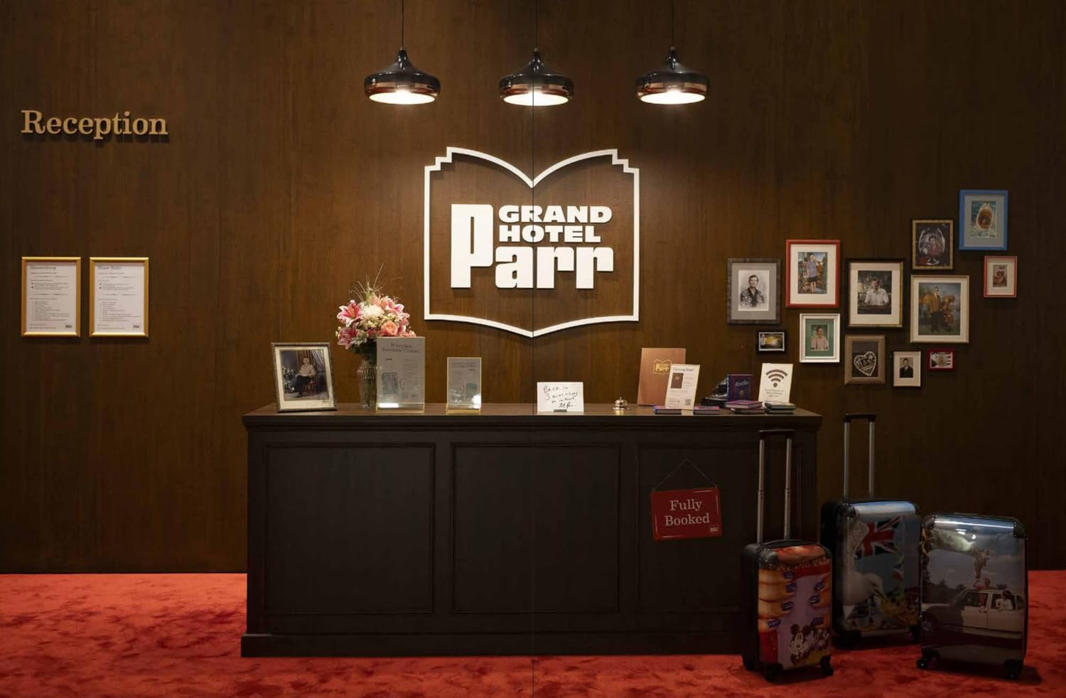 Grand Hotel Parr: Photobooks by Martin Parr (RM)
