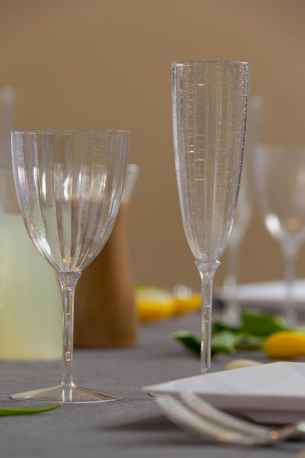 Decor Decorline - 96 Weingläser Kelch mit Stiel aus Premium-Kunststoff mit Silberglitter Wiederverwendbar Cocktailgläser für Hochzeiten & Partys, 200ml - Mehrweg & Stabil