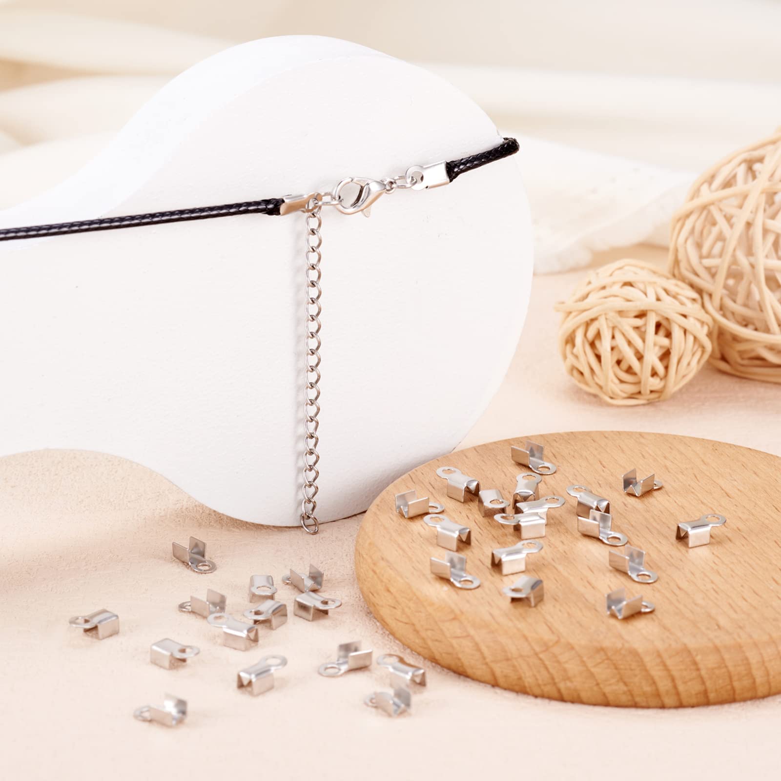 Pandahall 50 Pcs En Acier Inoxydable 304 SE Replie Sur Crimp Cord Extrémités SE Replie Sur Cordon Extrémités Cuir Ruban Fermoir Fin Conseils End Clamp