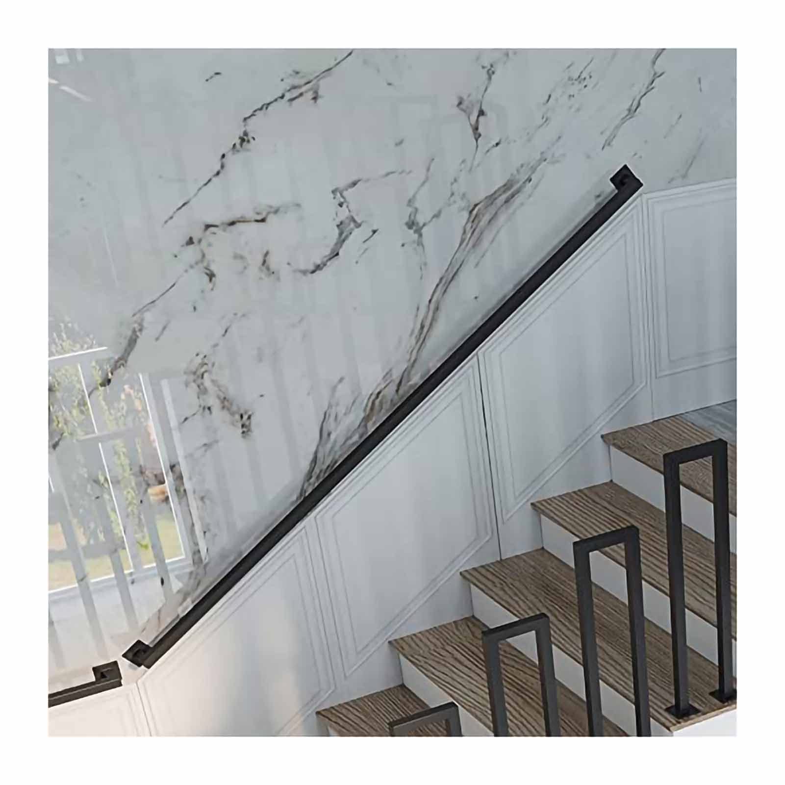 Main courante en fer forgé noir de 110 cm, l'alliance de l'artisanat robuste et du design de loft