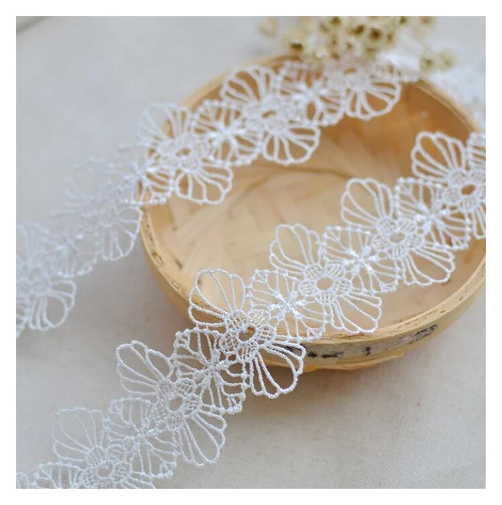 Dentelle soluble en eau pour décorer vos nappes et linge de maison