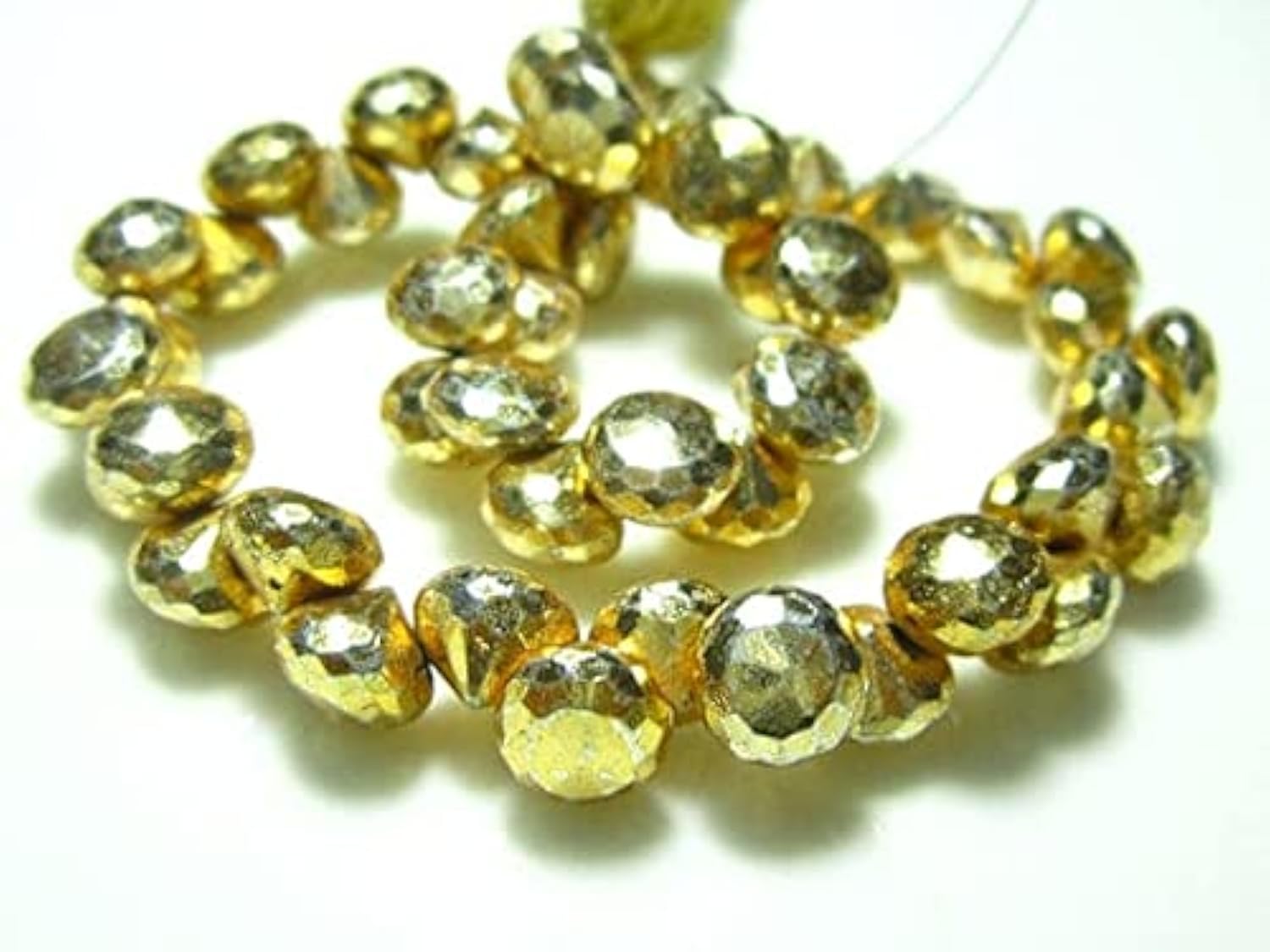 Pyrite faceted Onion Briolettes pour sublimer vos tenues de soirée avec un collier fait main