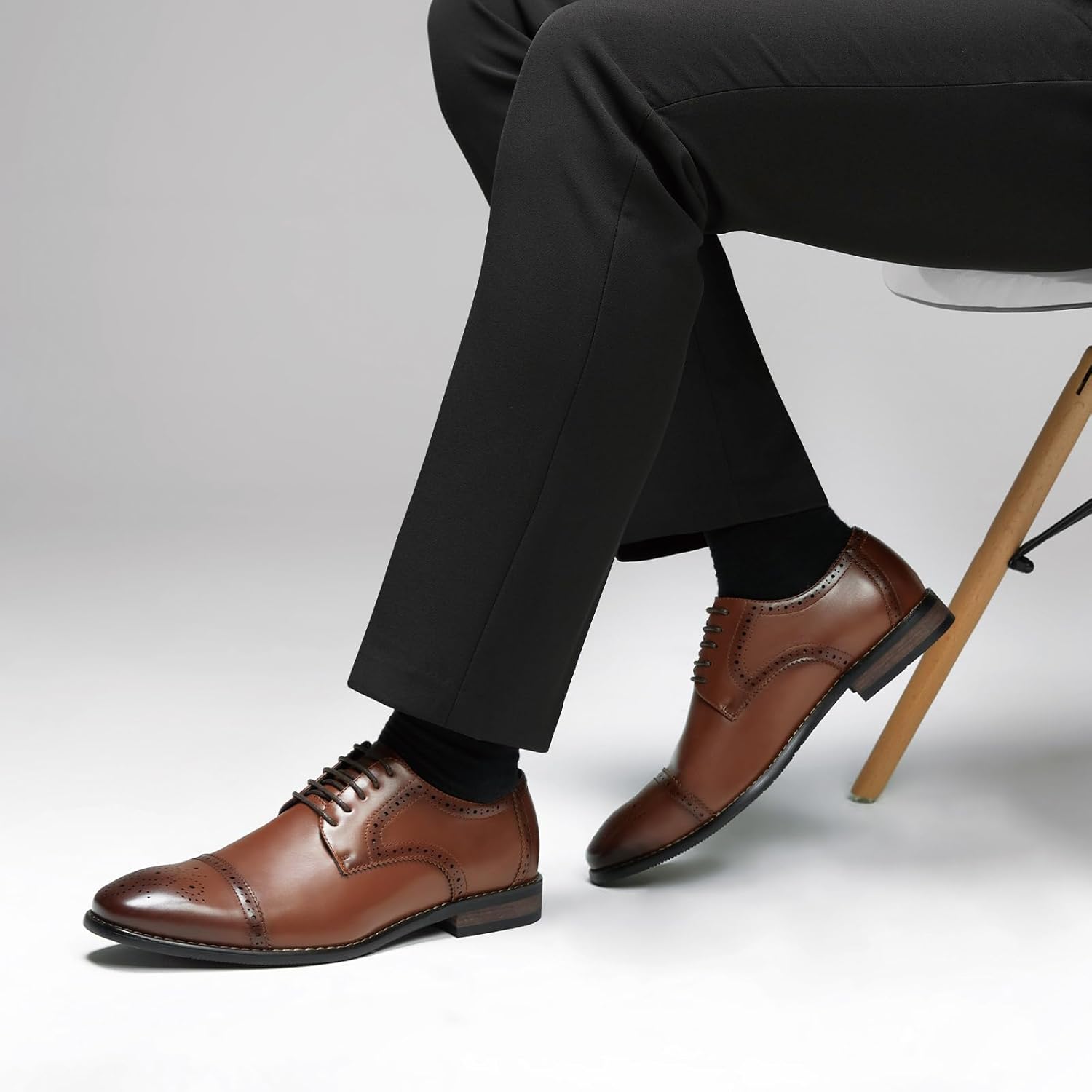 HEEZ Sapatos sociais masculinos, bico clássico Oxford para homens antiderrapantes, sapatos Derby confortáveis com cadarço para trabalho formal de negócios, casamento,… em promoção! Veja a oferta e mais achadinhos de Sapatos 2 Hoje é o melhor dia para comprar HEEZ Sapatos sociais masculinos, bico clássico Oxford para homens antiderrapantes, sapatos Derby confortáveis com cadarço para trabalho formal de negócios, casamento,… com aquele preço maroto! Promoção! Aproveite a oferta! 2