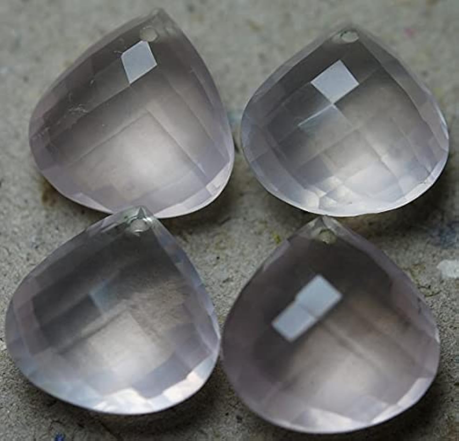 Quartz rose cœur briolette facetté 15x15mm pour perles et apprêts de bijoux