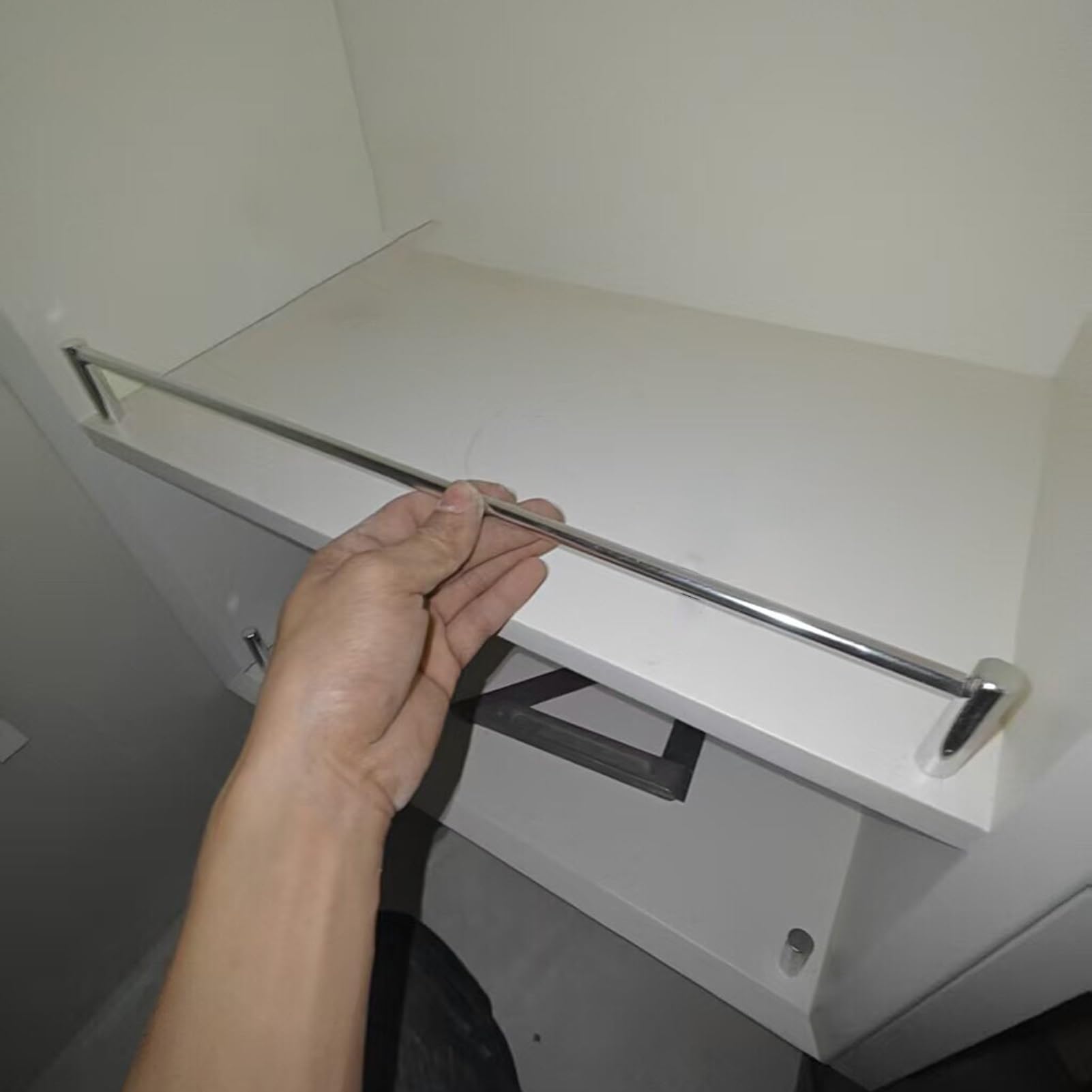 Poręcz Półki Reling Półkowy do Szafy z Zaokrąglonymi Krawędziami, Ogranicznik Poręczy Chroni Przed Upadkiem, Aluminiowy Reling Półkowy, Łatwy w Montażu(Silver,38cm/15")