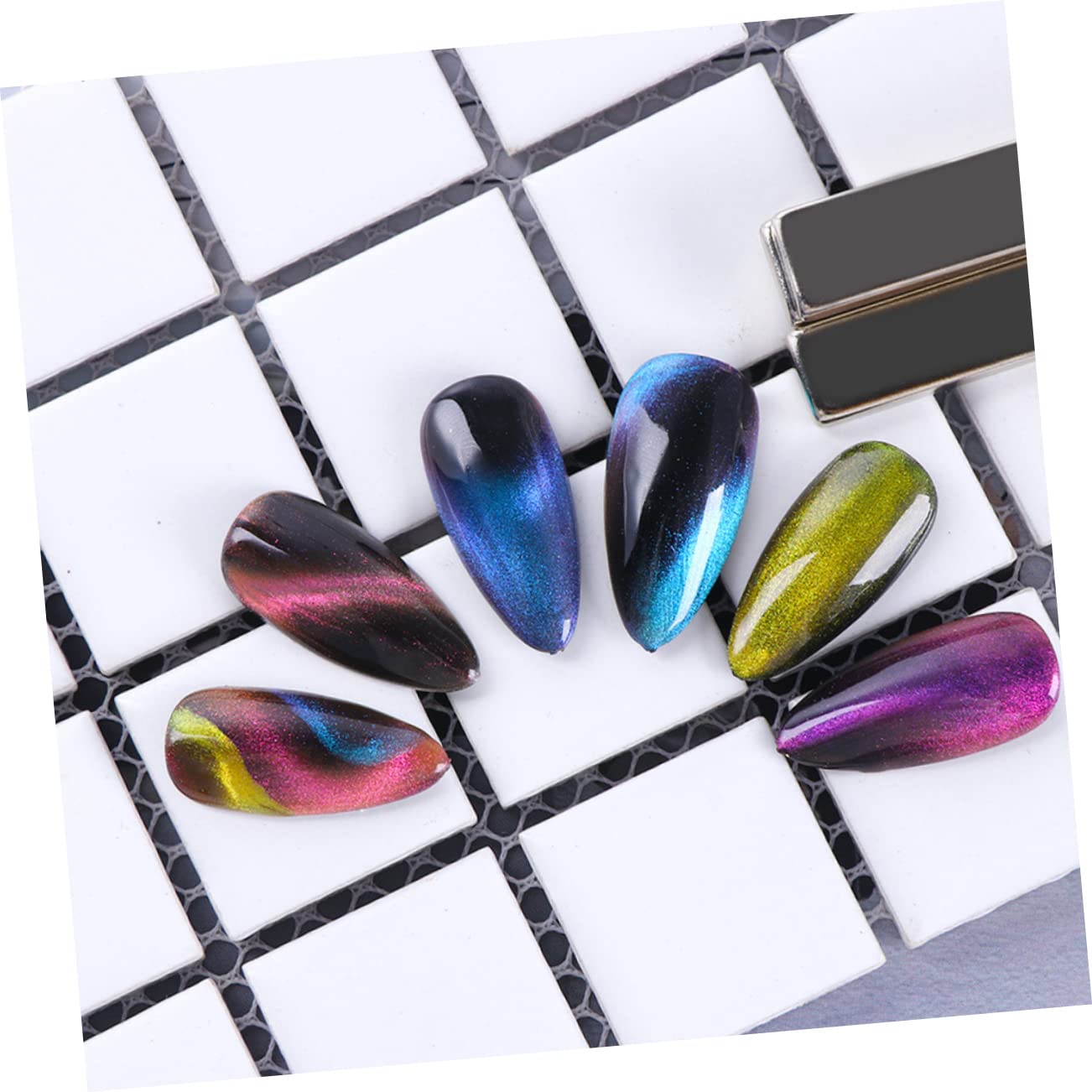 Housoutil 16pezzi Penna Magnetica Per Unghie Cat Eye Strumenti Magnetici Per Nail Art Colori Random Per Manicure Creativa e Unica Adatta Per Salon e Uso Domestico
