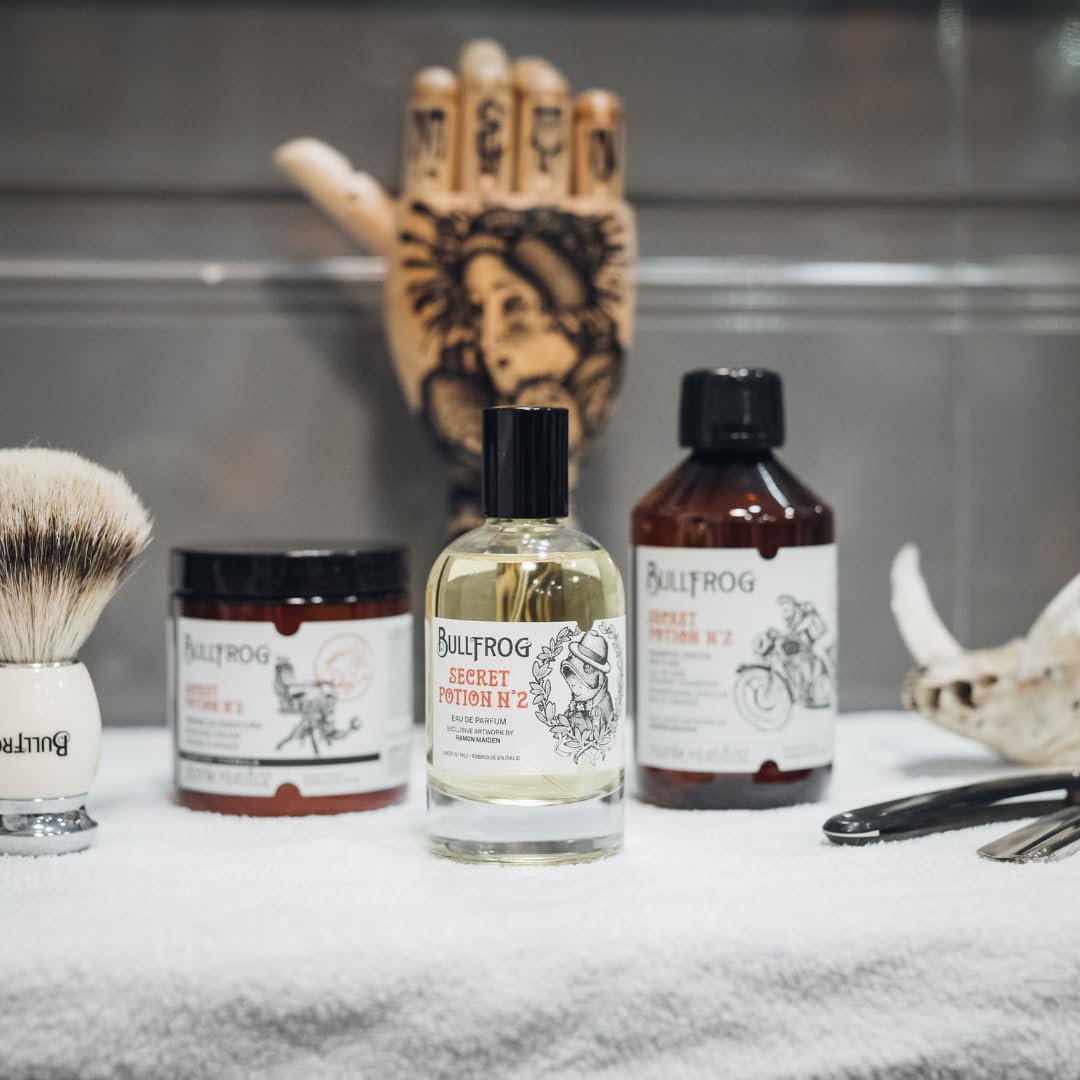 Bullfrog Crema de Afeitar Secret Potion N.2 "Comfort" - Suaviza la Barba - Deja la Piel Fresca y Suave - Notas Especiadas y Ambarinas - Fabricado en Italia - 250 ml
