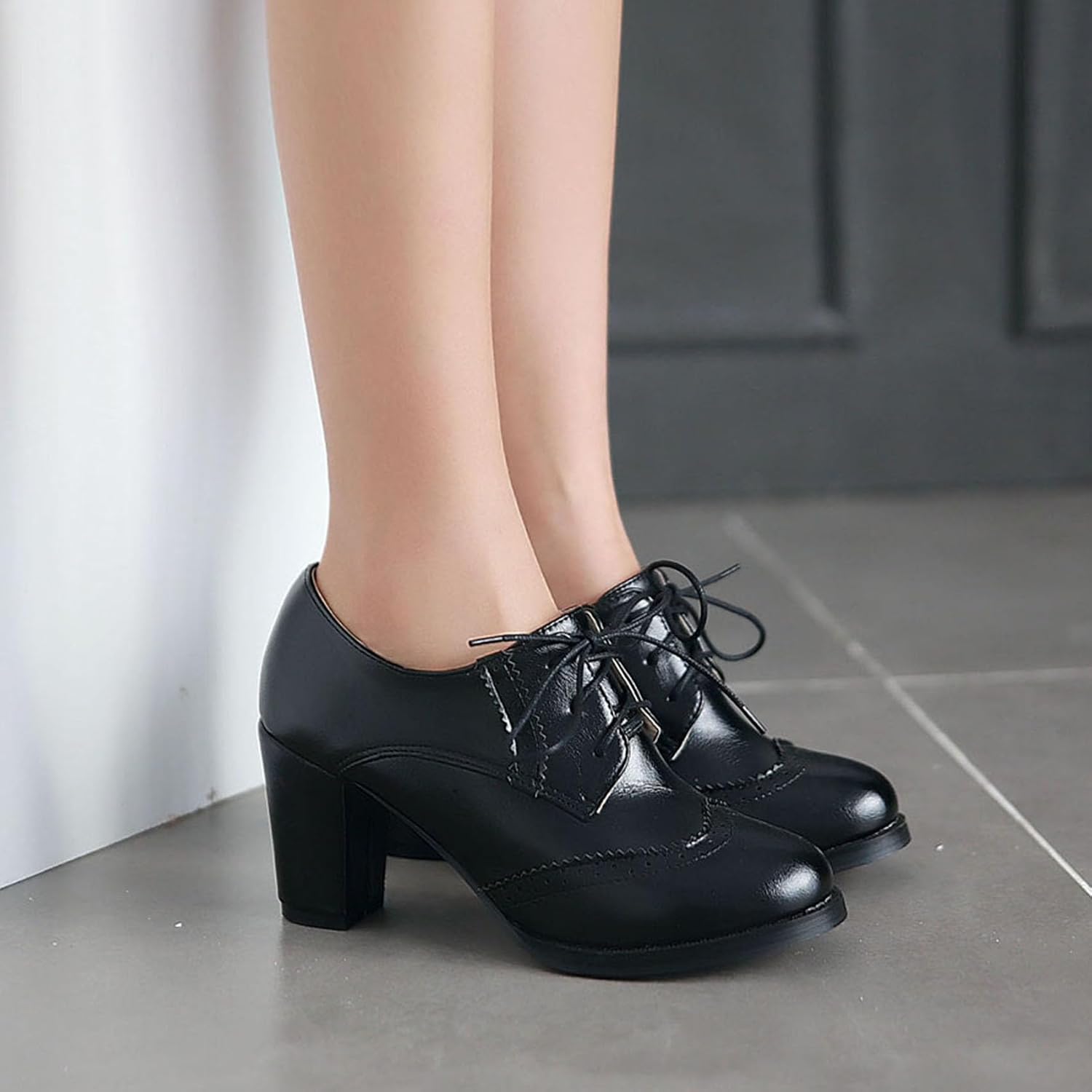 SHEMEE Retro Wingtip Oxfords for Women Chunky Block Heels Brogues Saddle Shoes Round Toe Lace Up Pumps Thick High Heeled Ankle Booties