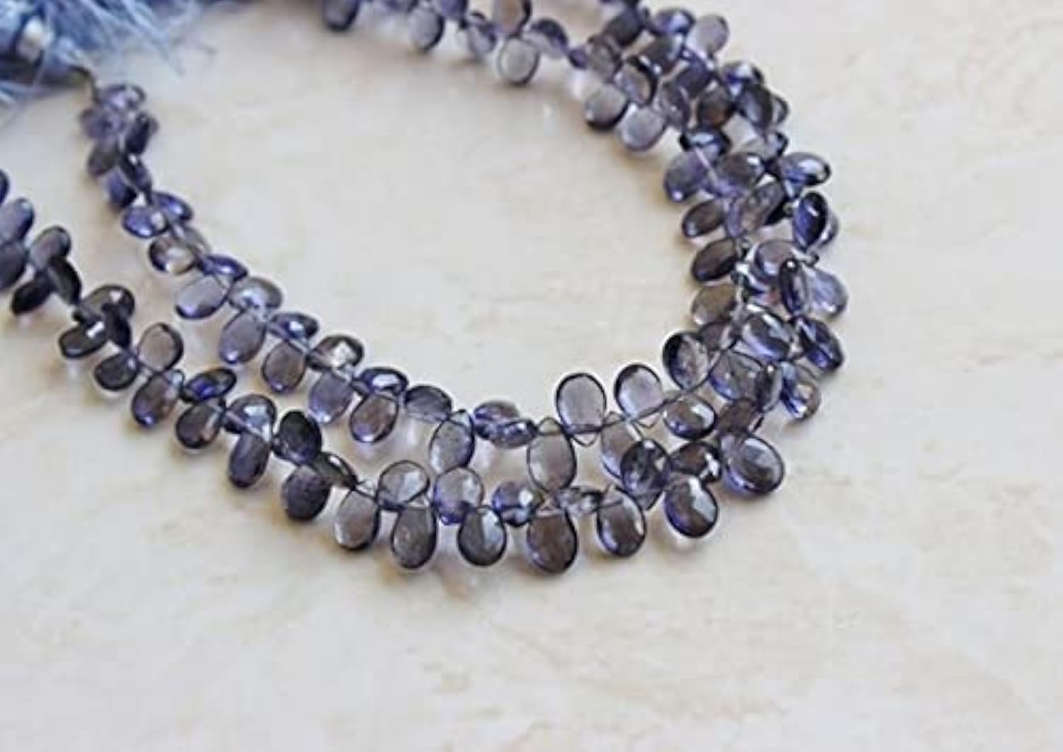 Iolite briolette facettée en forme de poire perlée pour création de bijoux DIY