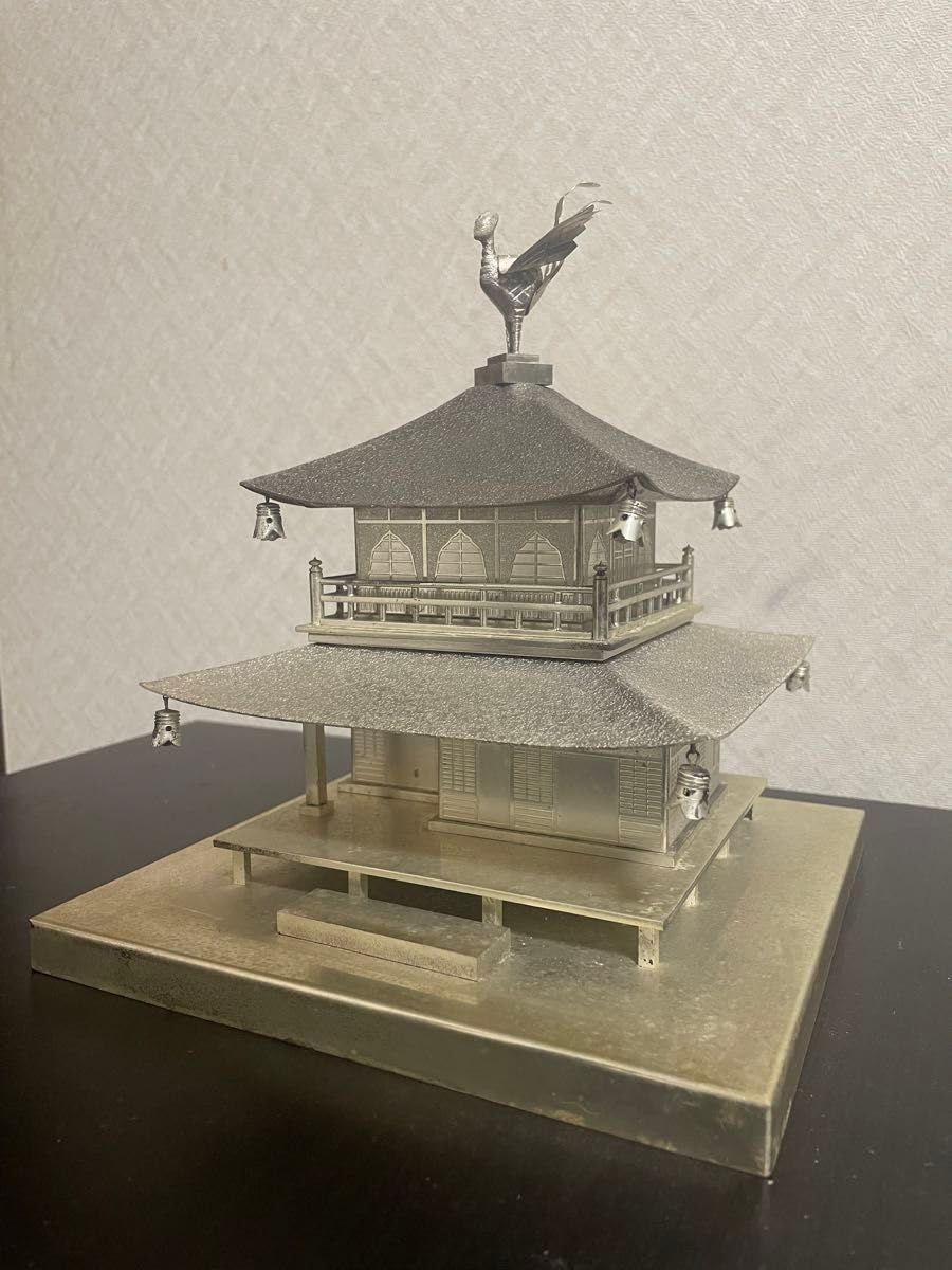 銀閣置物ガラスケース入り