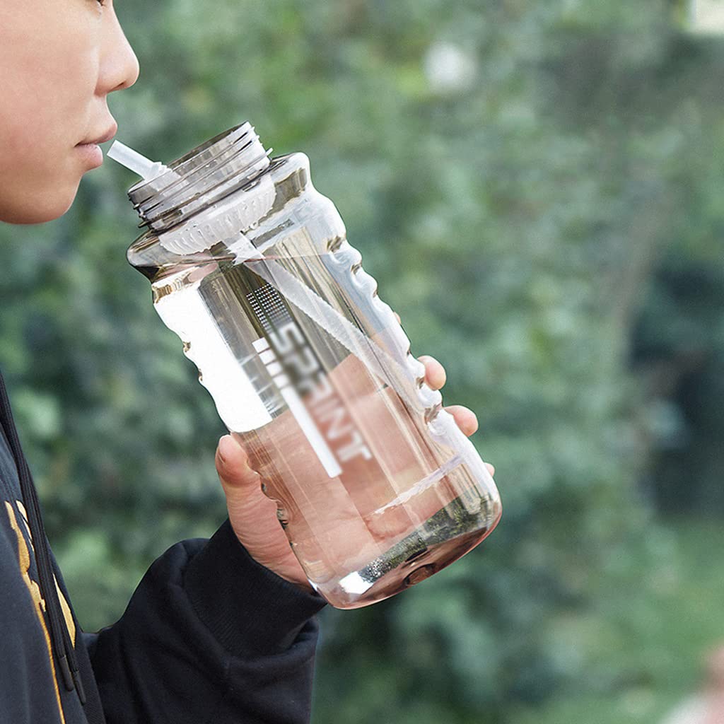 Amazon｜ストロー付きスポーツウォーターボトル1.5l / 2l大容量ウォータージャグ男性用女性用ポータブル屋外ドリンクボトル｜水筒・マグボトル  オンライン通販 オシャレボトル 男性と女性のためのストローウォーターカップリークプルーフウォーターボトルスポーツオフィスフィットネスに適したポータブ