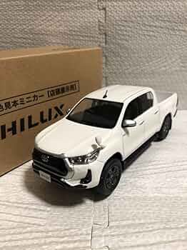 シルバー トヨタ ハイラックスミニカー（カラーサンプル） Amazon | 1/30 ミニカー 新型ハイラックス HILUX 後期 非売品