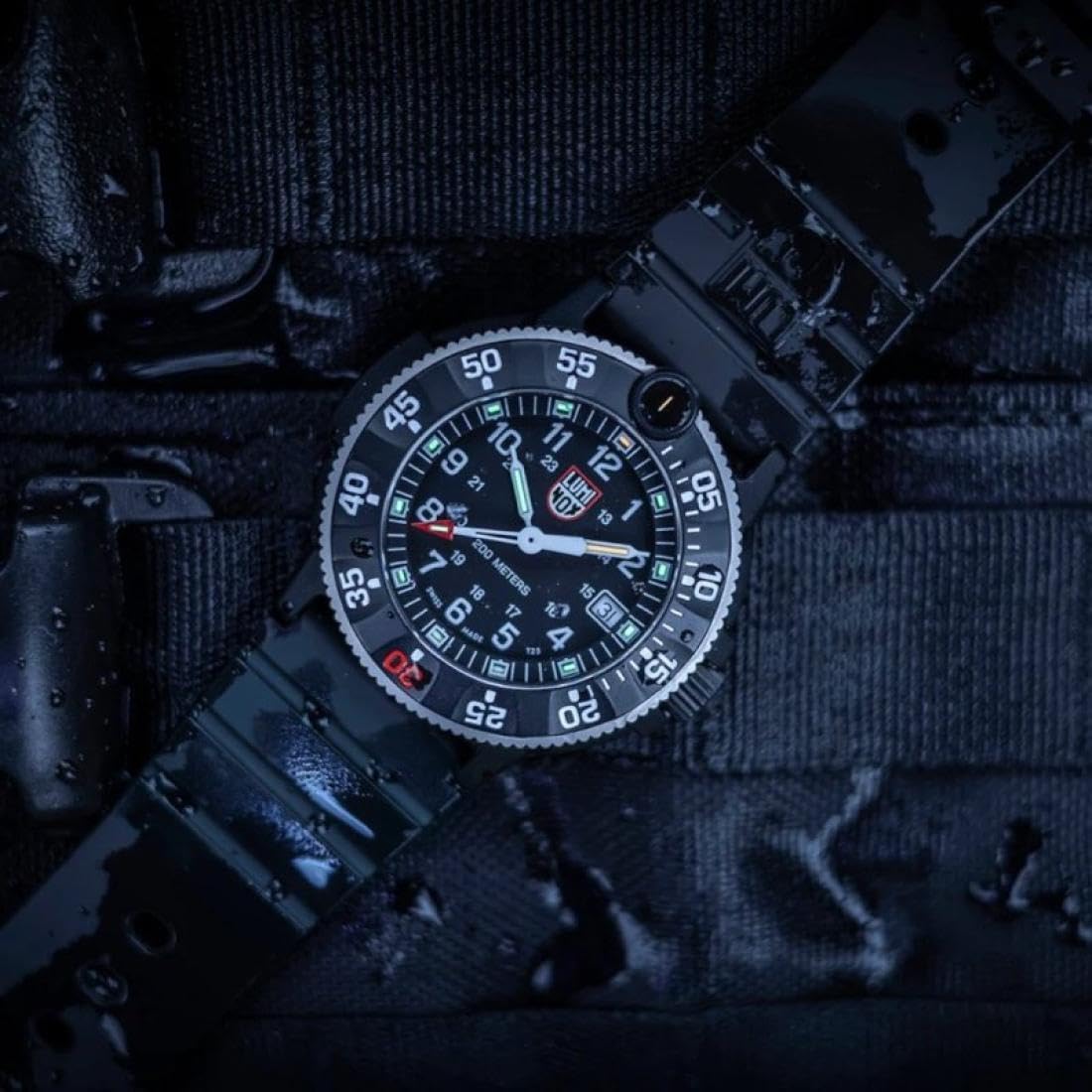 Luminox Reloj de Pulsera Heritage Navy Seal, Cristal de Zafiro, Movimiento de Cuarzo ETA, Carcasa CARBONOX, Resistente al Agua hasta 200 m, 30 Aniversario, Resistente y Elegante