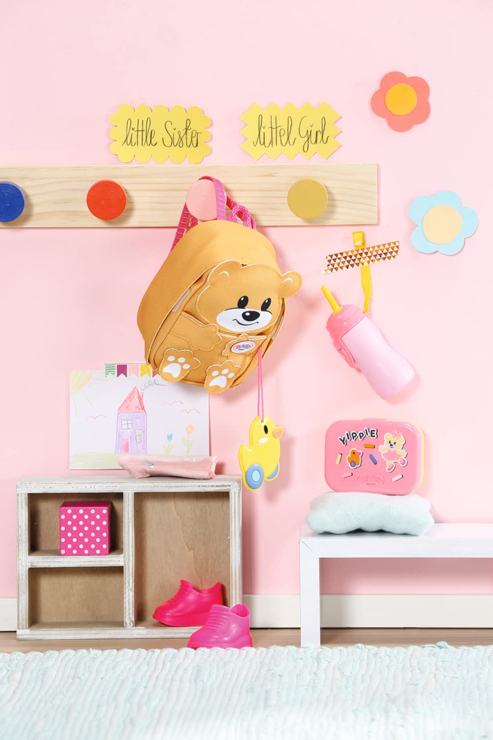 BABY born Kindergarten Ensemble Sac-à-Dos 834961 - Accessoires pour poupées Comprend 1 Sac-à-Dos en Forme d'ours avec Une étiquette Canard, 1 boîte-Repas & 1 biberon - Dès 3 Ans