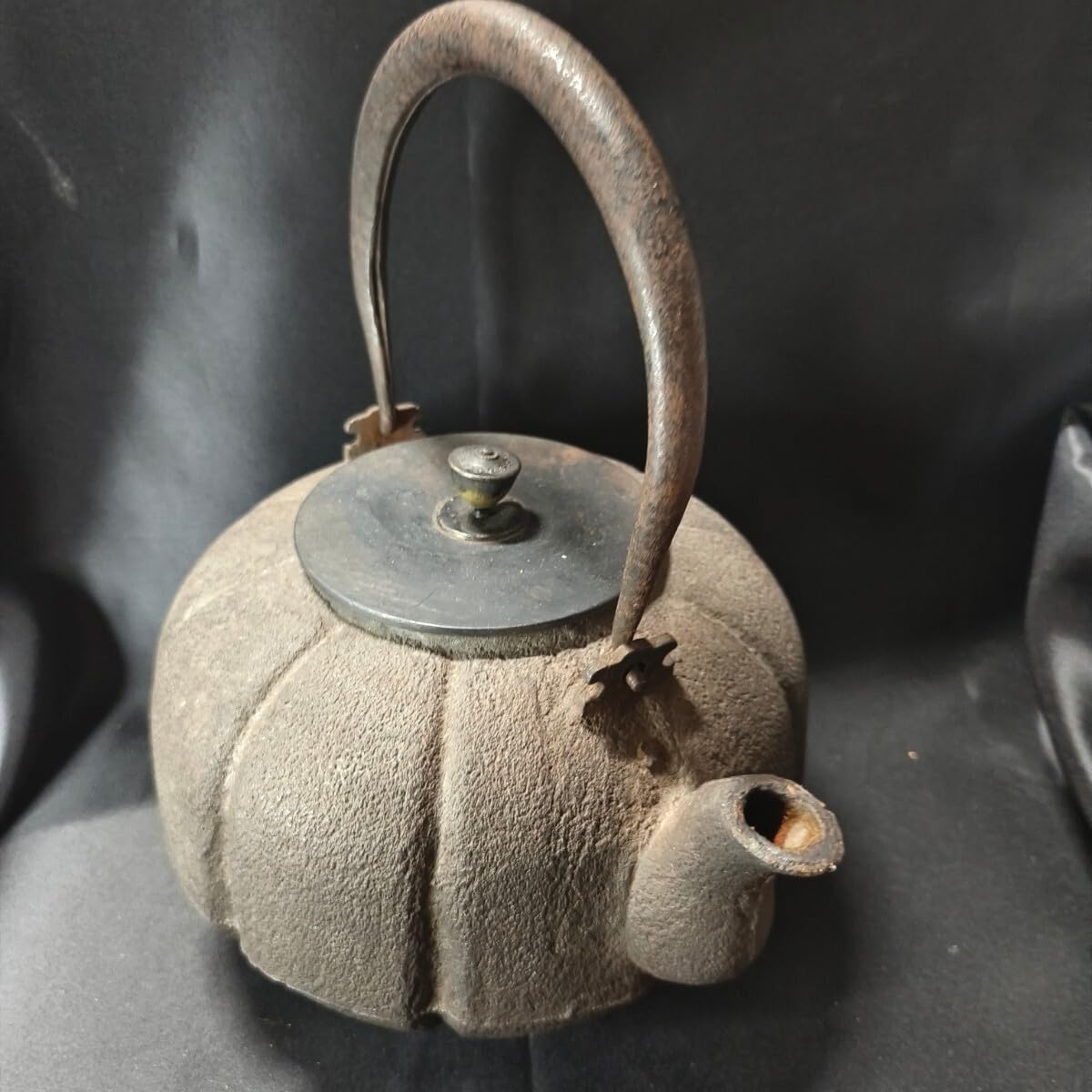 鉄瓶 龍文堂 梅図 満水約1200ml 茶道具 煎茶道具 湯沸 急須 時代物