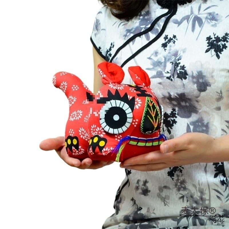 Tigre en tissu fait main : bibelot traditionnel chinois et souvenir de voyage pour festival