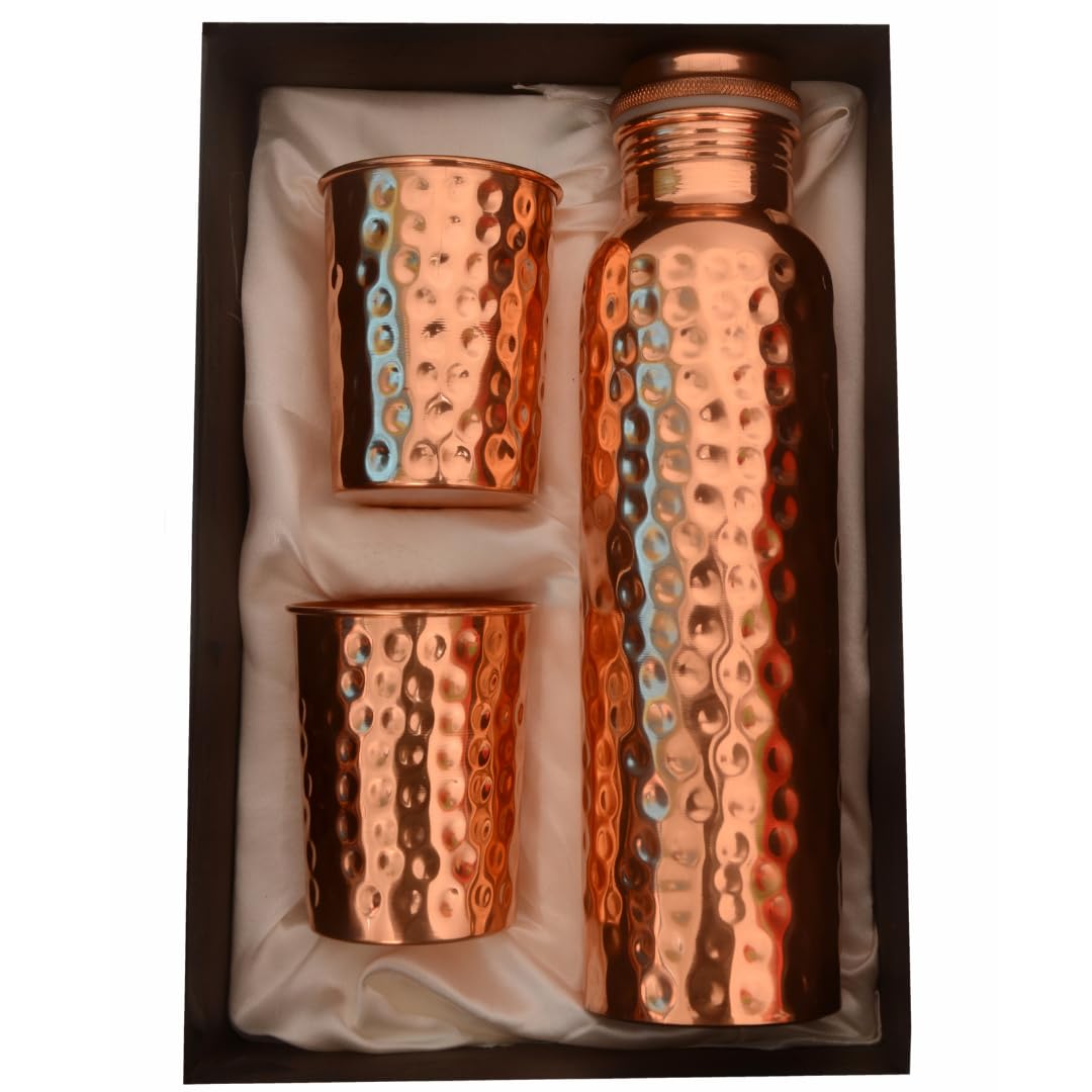 Botella de agua de cobre puro – Botella ayurvédica a prueba de fugas, hecha a mano, sin BPA, diseño sin articulaciones para salud, yoga, oficina y viajes, embalaje de regalo premium (con 2 vasos)