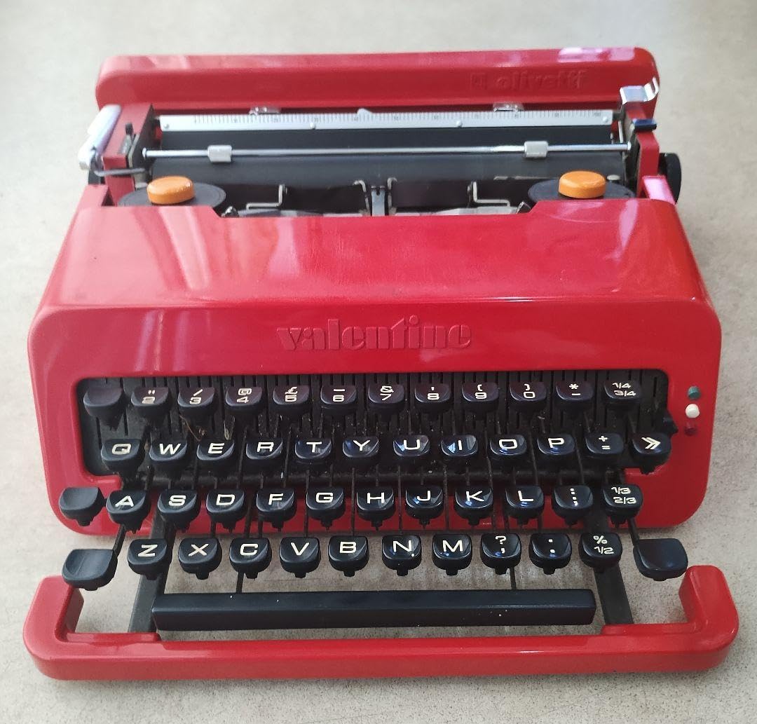 Olivetti valenetime　 タイプライター オリベッティ　b Olivetti Valentine オリベッティ バレンタイン タイプライター
