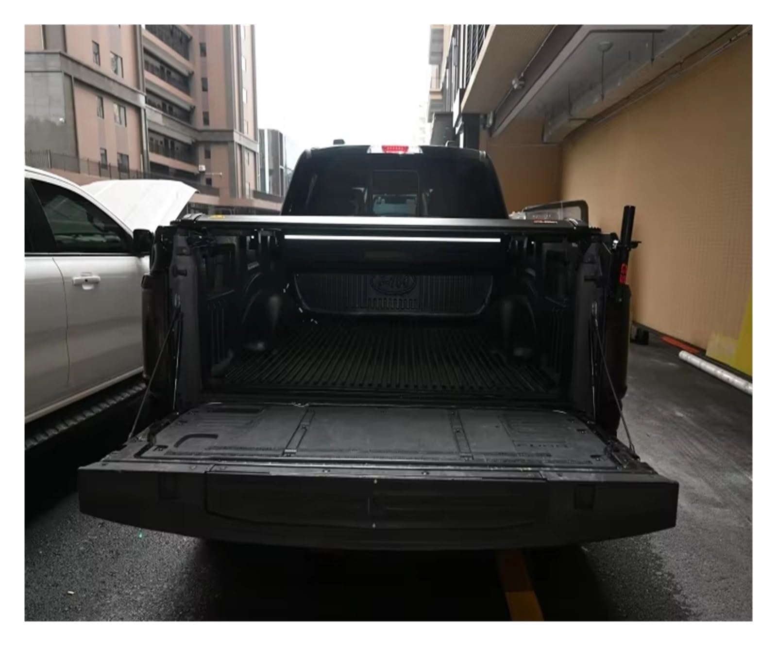 Copertura del Bagagliaio Retrattile per GMC per Sierra Dual Cab Pickup Copertura Tonneau Retrattile Manuale