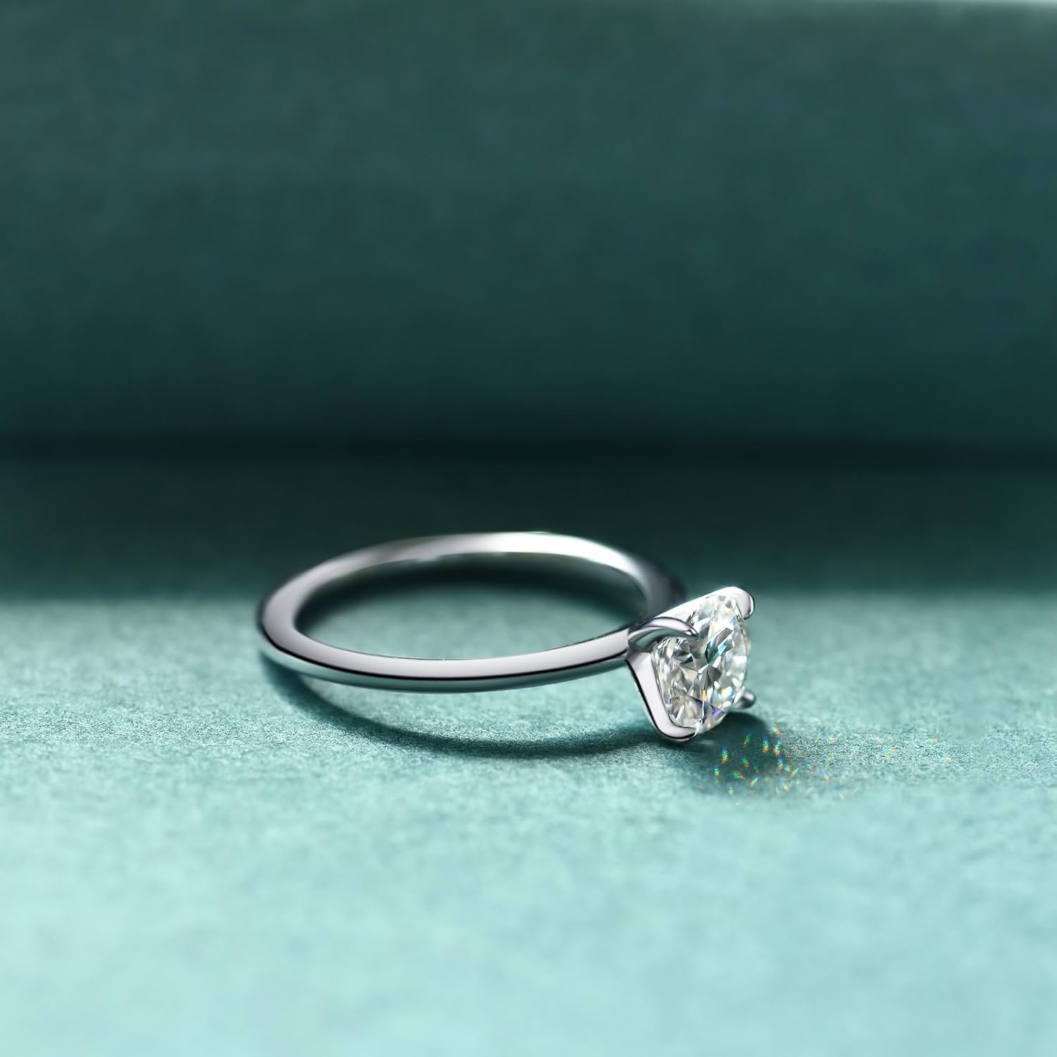 Moissanite Engagement Ring for Women White Gold Vermeil 1ct D-Color VVS1 Round Cut Simulated Diamond Solitaire Ring Classic 4 Prong Wedding Promise Anniversary Band Gifts for Her