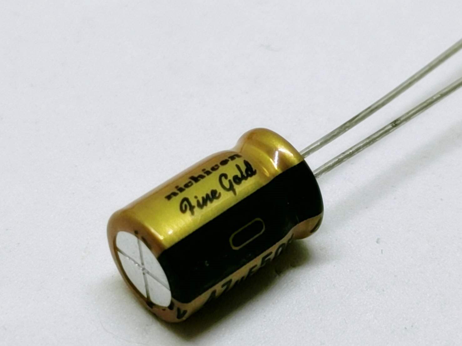 Muse Fine Gold Nichicon UFG1H2R2MDM 2,2uF 50V 85°C 5x11 RM2,5 [10 Pcs