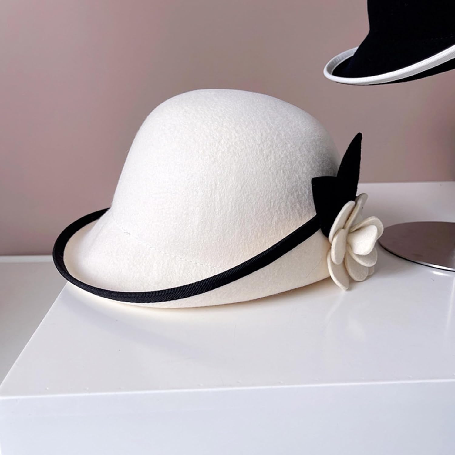 Fedoras Caps Bowler Hat for Women 20S Flapper Costume Hat Cocktail Party Caps Masquerades Accessories Adjustable