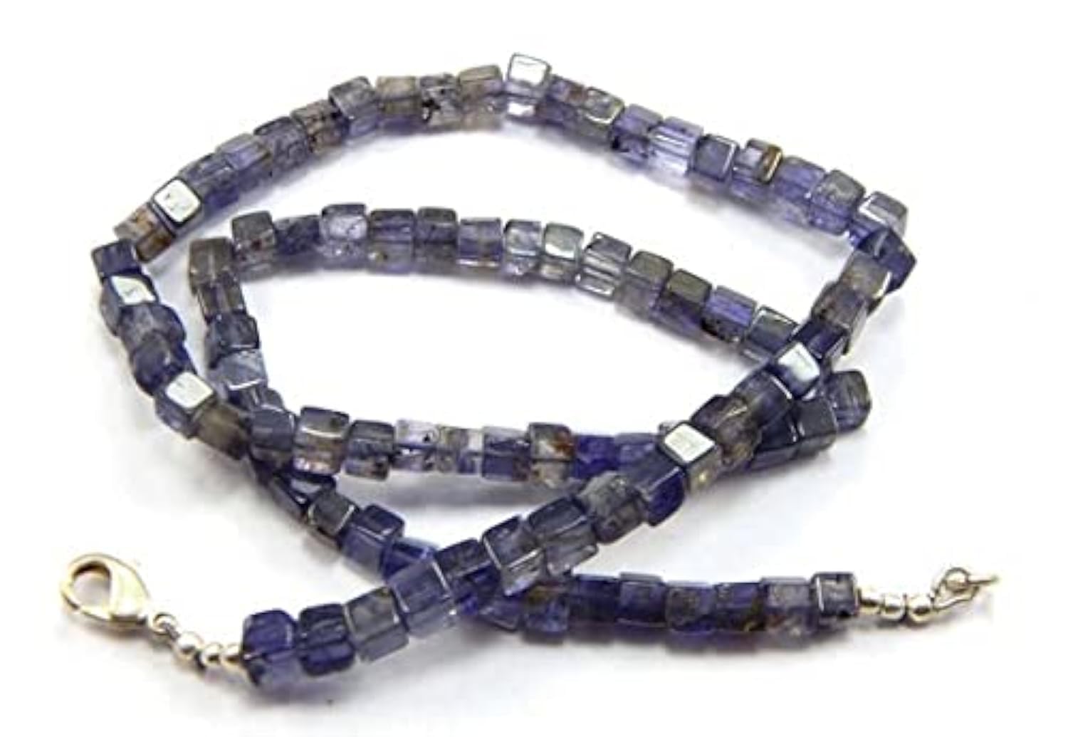 Perles d'iolite naturelle pour créer vos propres bijoux bohèmes chics au quotidien