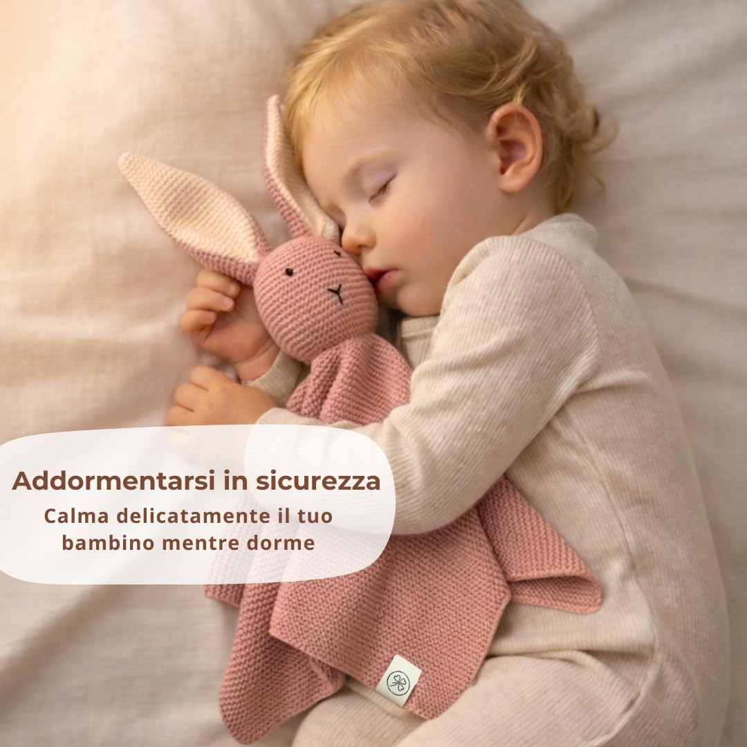 DIKOS® Doudou Neonato Coniglietto & Calzini Rosa Antico – Set Regalo Premium in Morbido Cotone Biologico Lavorato a Maglia (Oeko-TEX) – Copertina Coccole come Primo Peluche –Regalo Nascita Bimba
