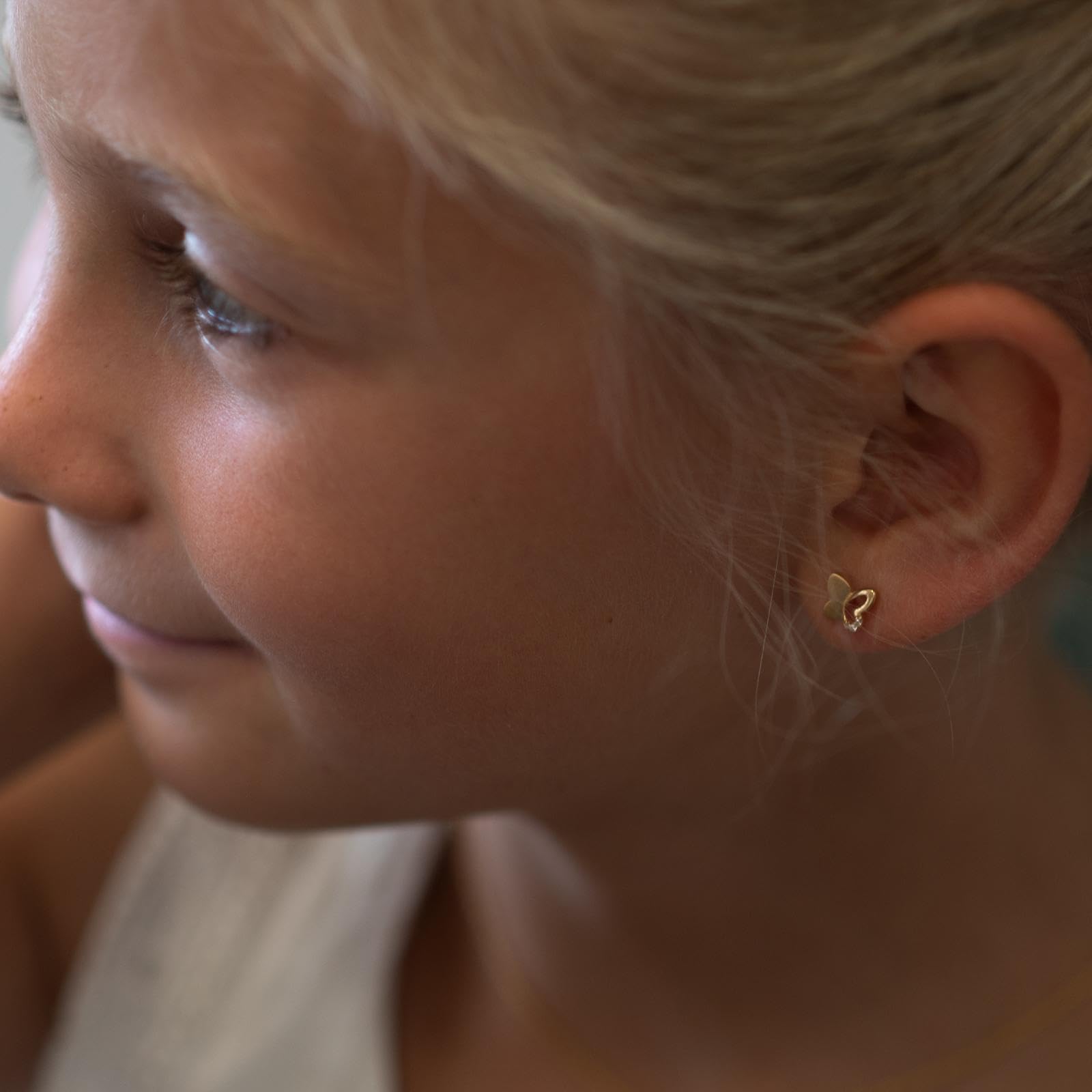 Schmetterling Ohrstecker Mädchen Gold (Silber 925 vergoldet) | Gelbgold Schmetterlings Ohr Stecker mit Zirkonia Steinchen, Kinderschmuck Schmuck Mädchenschmuck Geburtstag