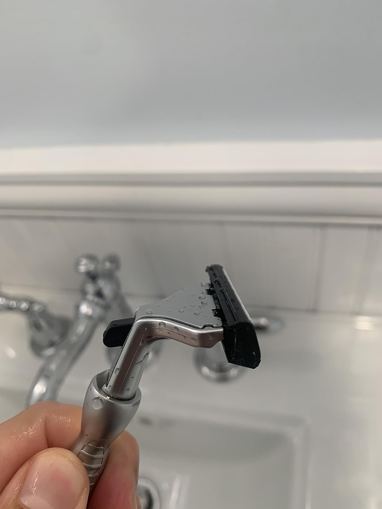 Taconic Shave Taconic All‑Metal Heavyweight Chrome Razor – Gillette® Atra-Compatible Twin Blade Handle with 10 Pivot Plus Personna Blades, Ergonomic Grip, Durable Design 3 oz