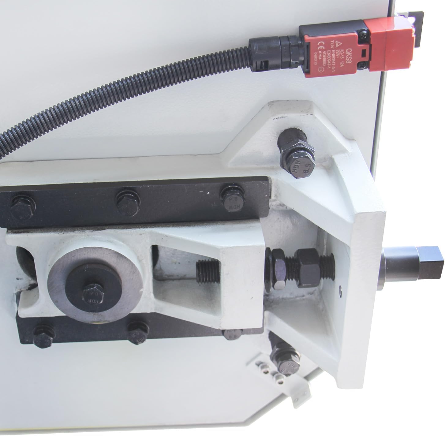 Close-up of the blade guide and tensioning mechanism