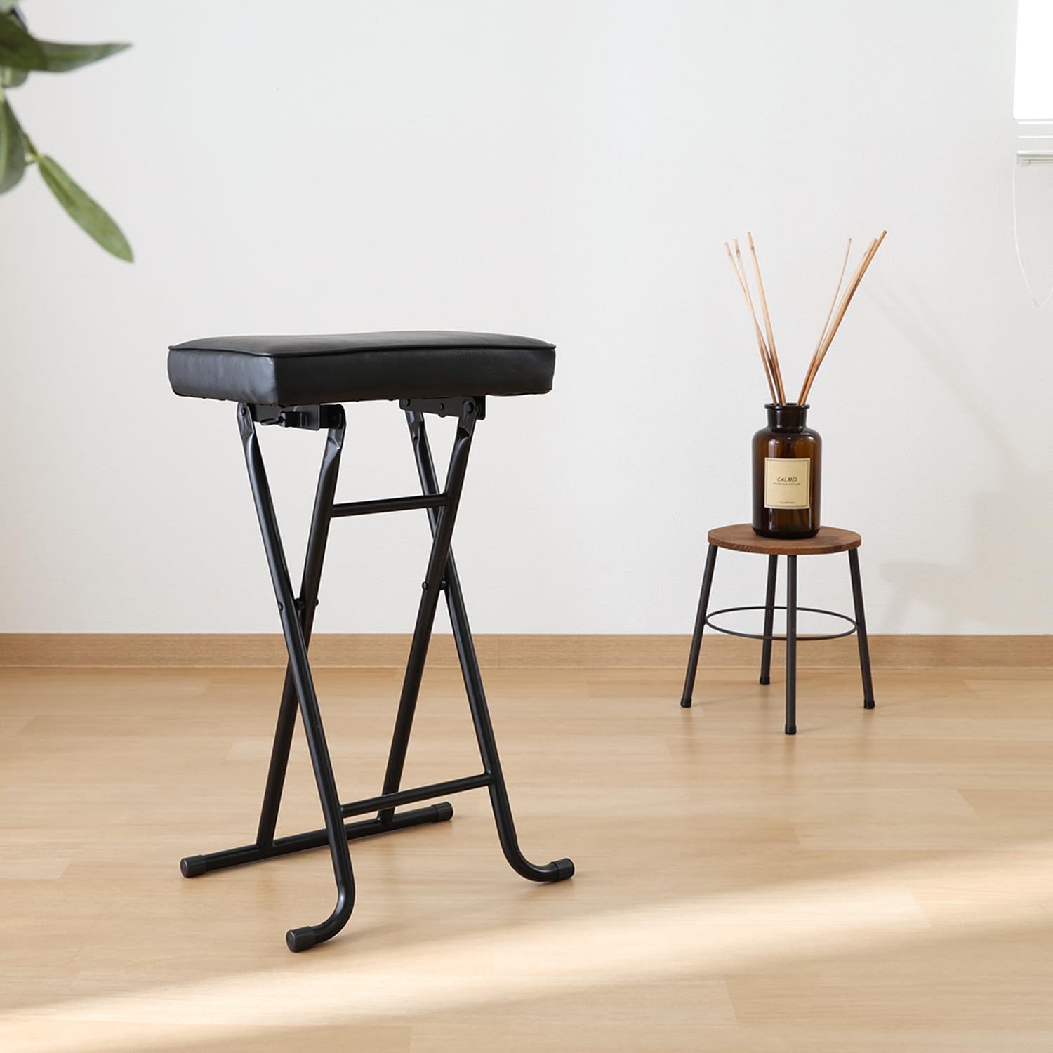 Amazon.co.jp: 不二貿易 折りたたみチェア 室内 椅子 座面高60cm